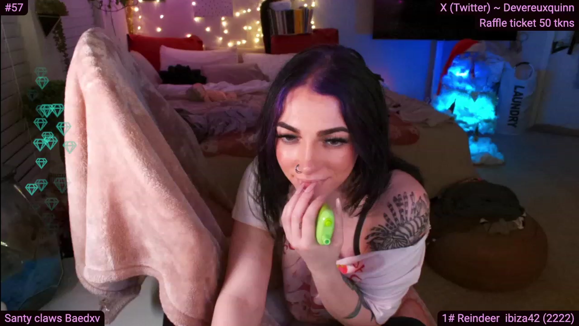 Gallery image thumbnail from Devereuxquinn's myfreecams stream on, 12/17/2023, 08:14 image 1 of 20