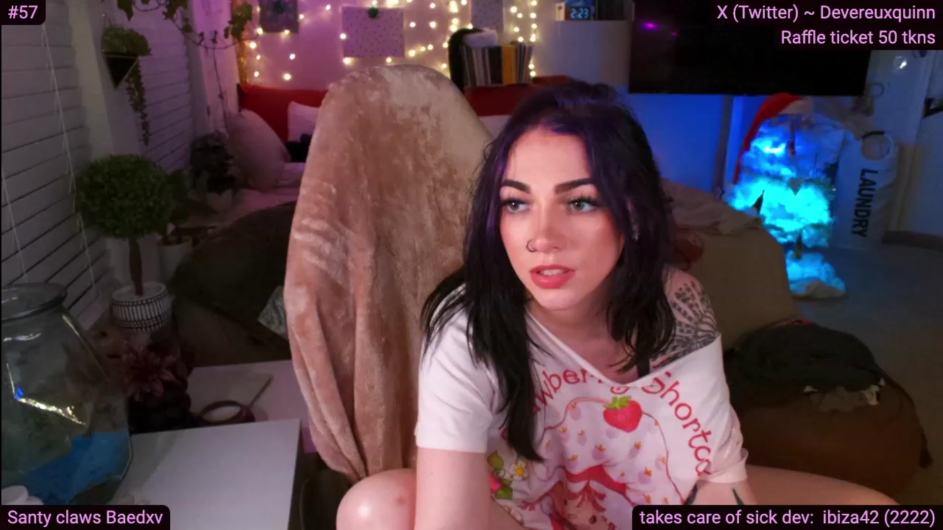 Gallery image thumbnail from Devereuxquinn's myfreecams stream on, 12/17/2023, 08:14 image 12 of 20