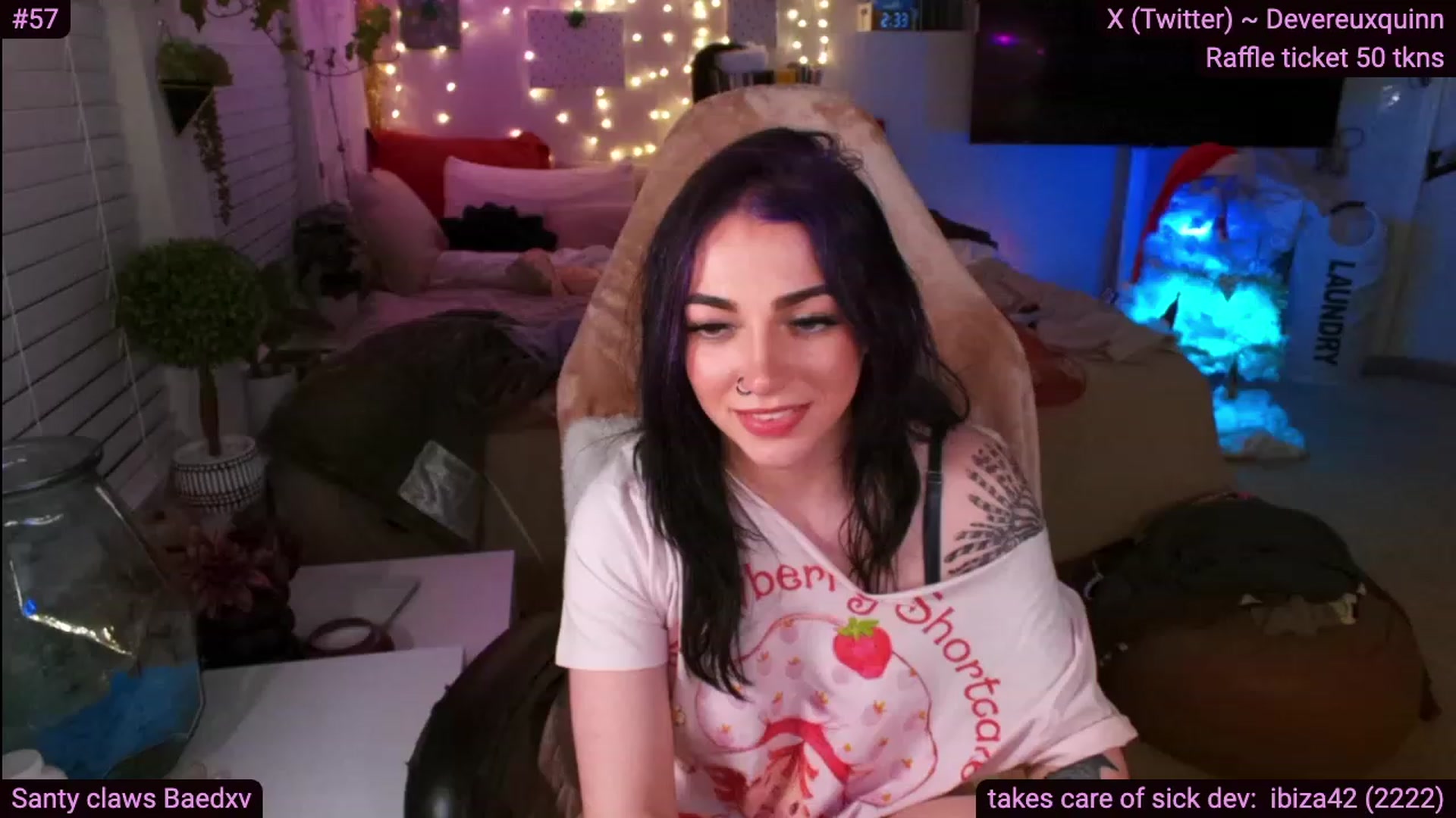 Gallery image thumbnail from Devereuxquinn's myfreecams stream on, 12/17/2023, 08:14 image 14 of 20