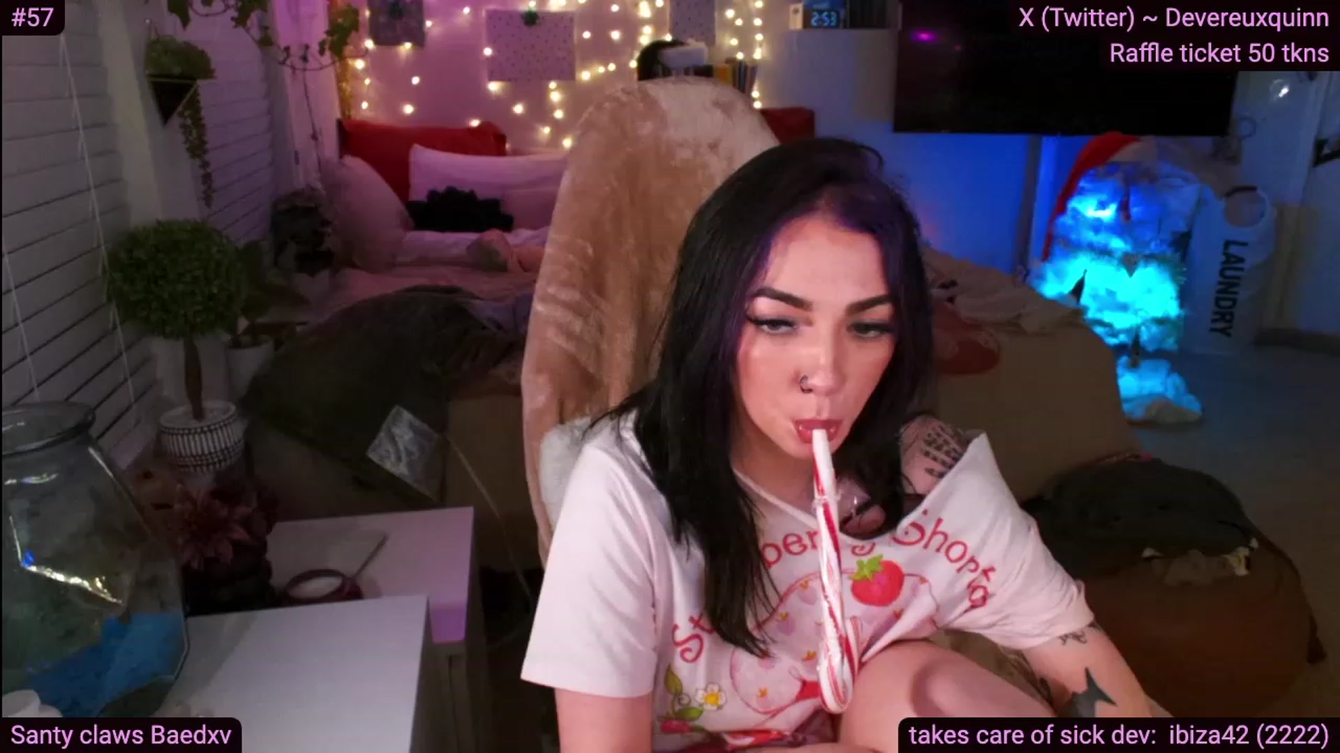 Gallery image thumbnail from Devereuxquinn's myfreecams stream on, 12/17/2023, 08:14 image 18 of 20