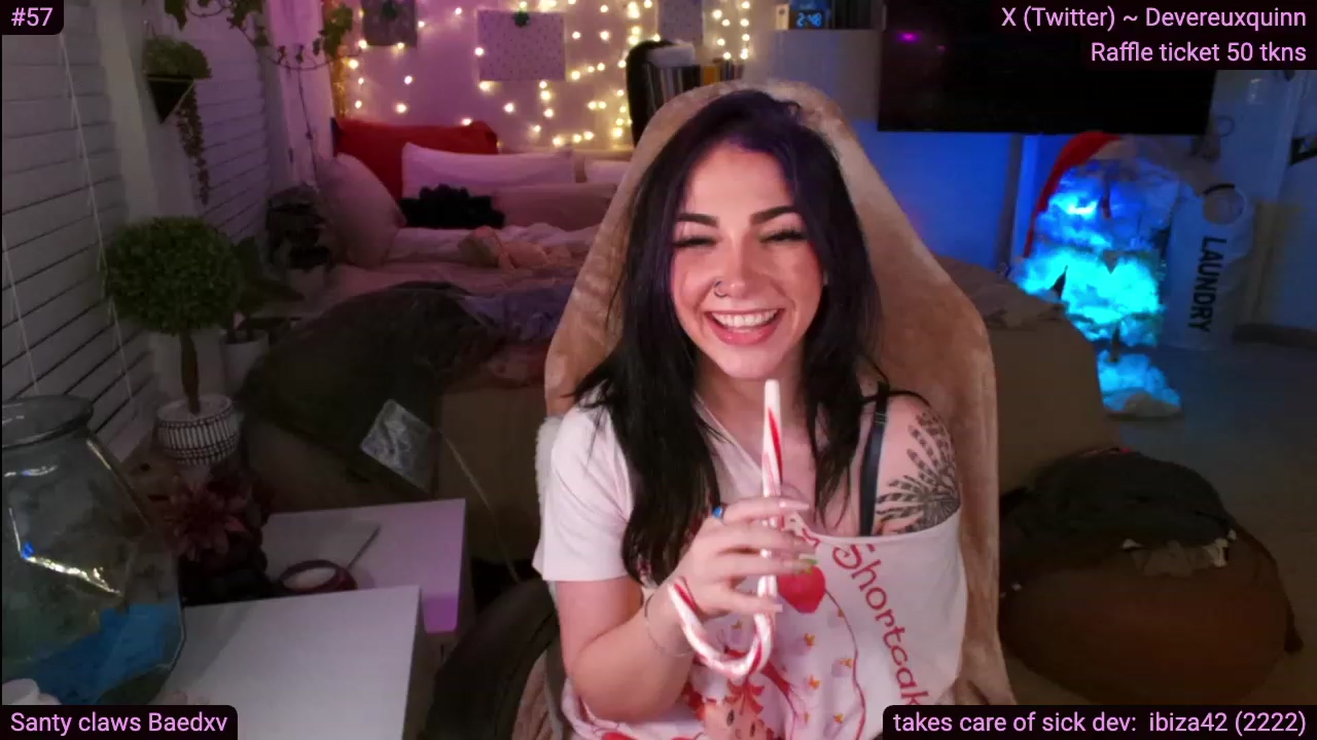 Gallery image thumbnail from Devereuxquinn's myfreecams stream on, 12/17/2023, 08:14 image 17 of 20