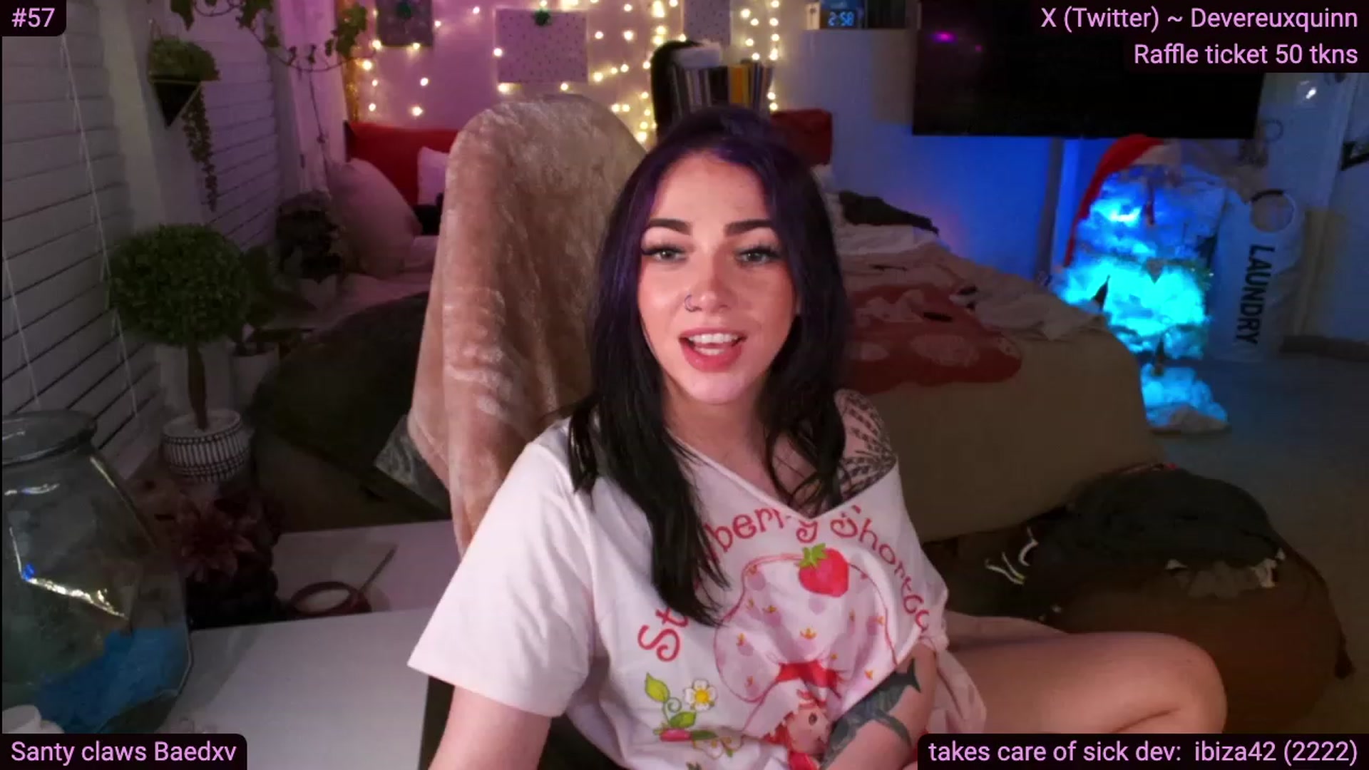 Gallery image thumbnail from Devereuxquinn's myfreecams stream on, 12/17/2023, 08:14 image 19 of 20