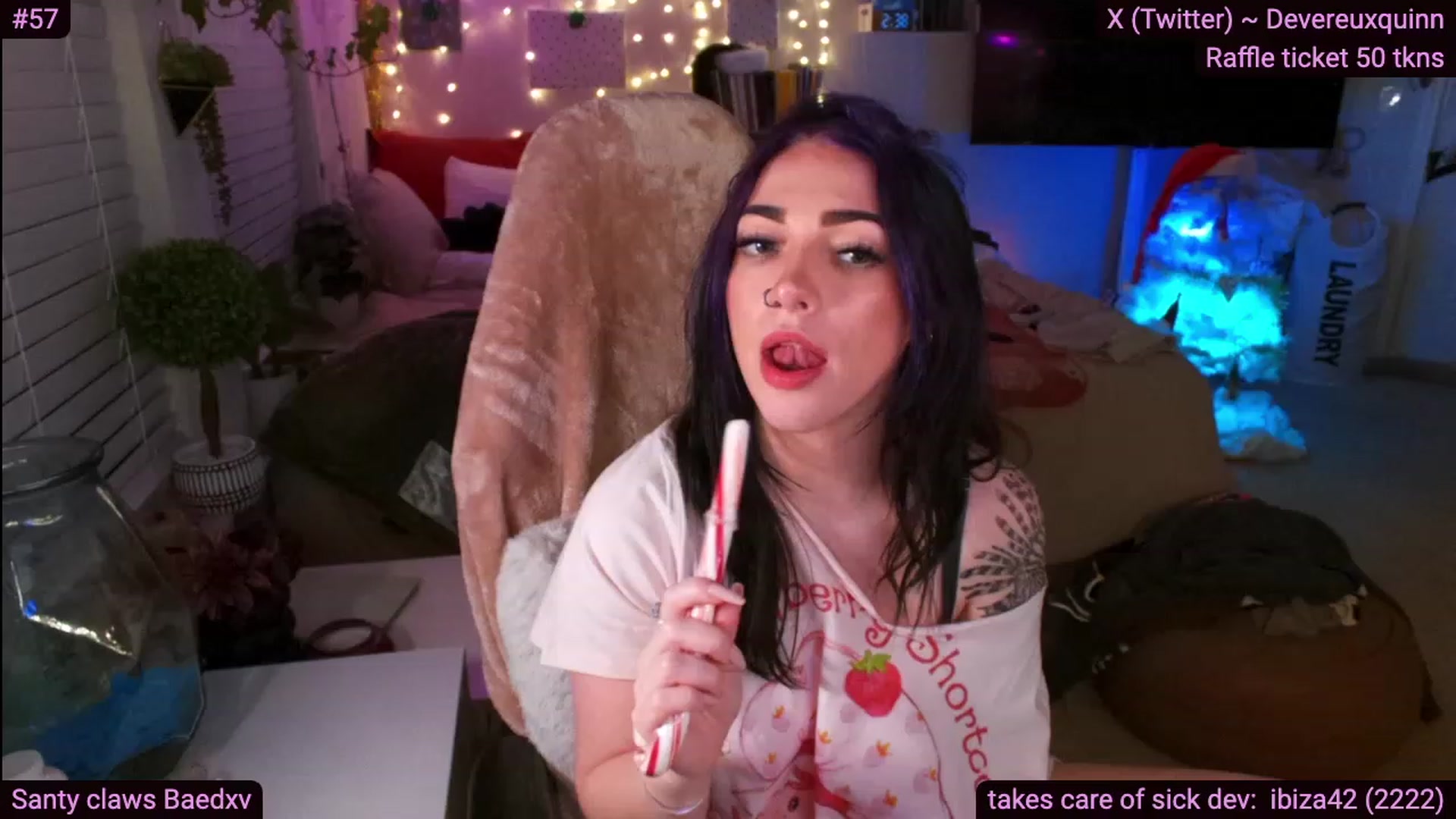 Gallery image thumbnail from Devereuxquinn's myfreecams stream on, 12/17/2023, 08:14 image 15 of 20