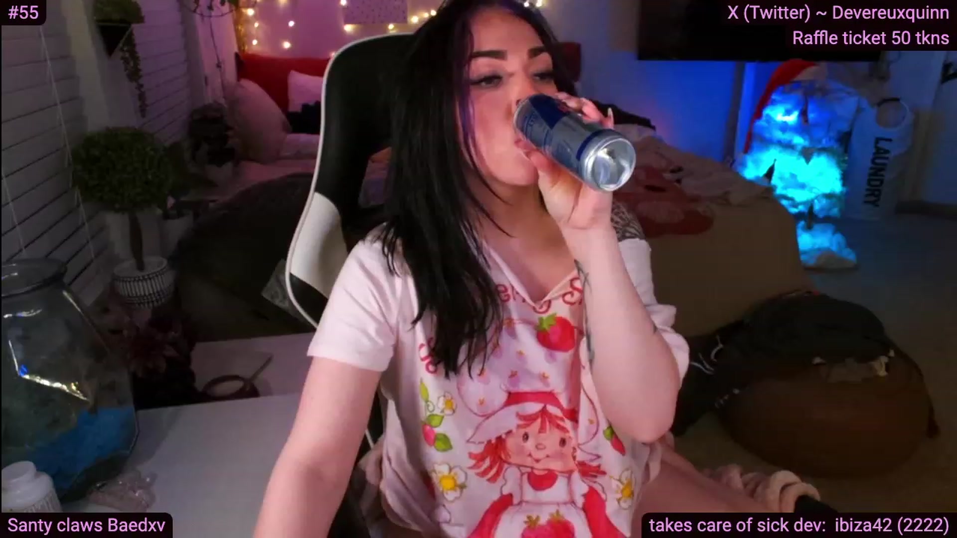 Gallery image thumbnail from Devereuxquinn's myfreecams stream on, 12/17/2023, 09:25 image 15 of 20