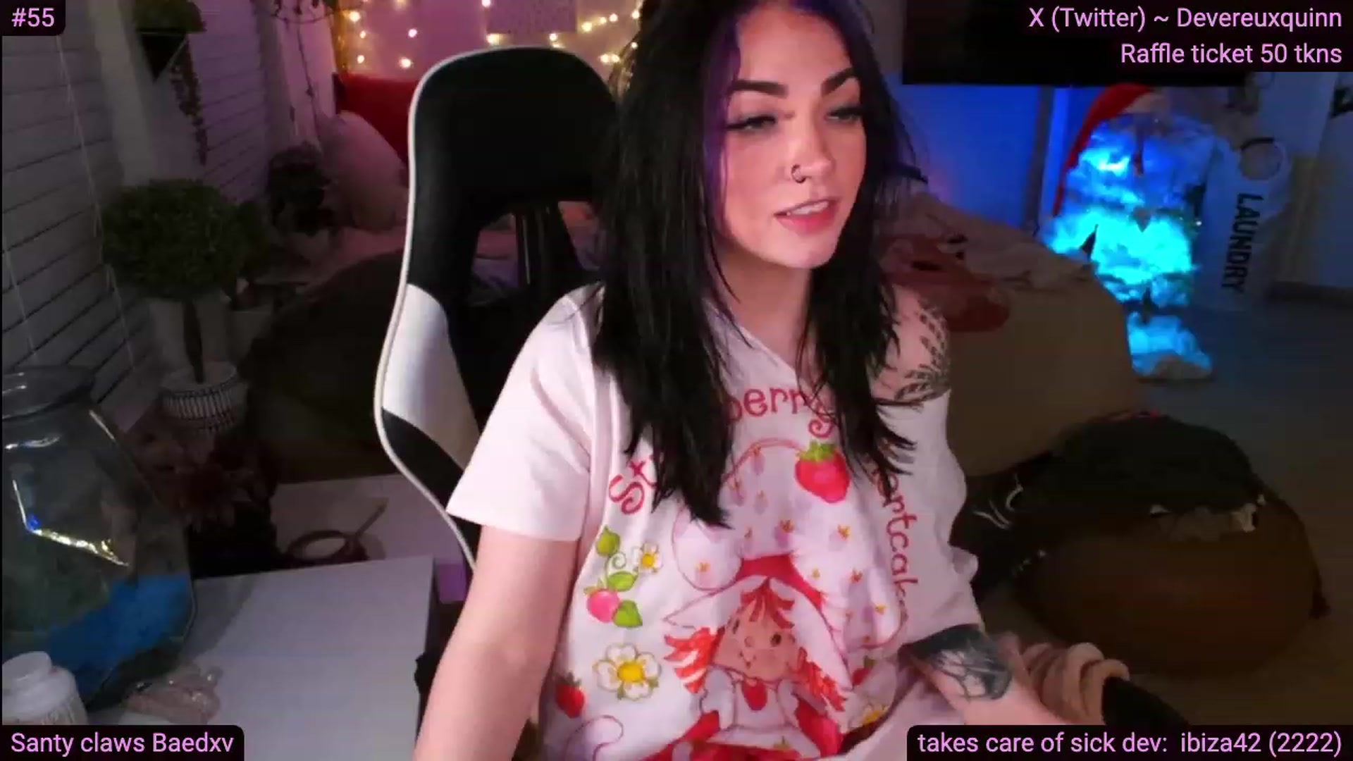 Gallery image thumbnail from Devereuxquinn's myfreecams stream on, 12/17/2023, 09:25 image 13 of 20