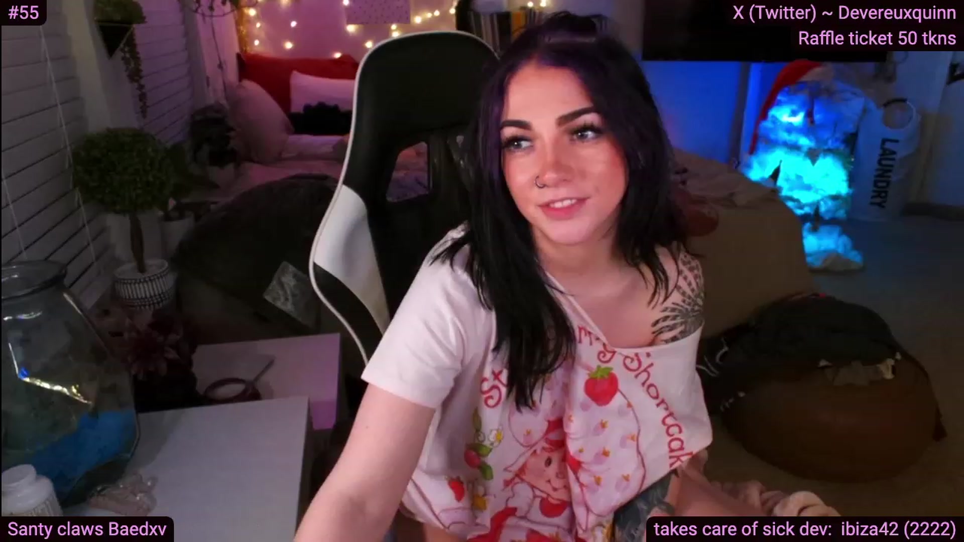 Gallery image thumbnail from Devereuxquinn's myfreecams stream on, 12/17/2023, 09:25 image 16 of 20