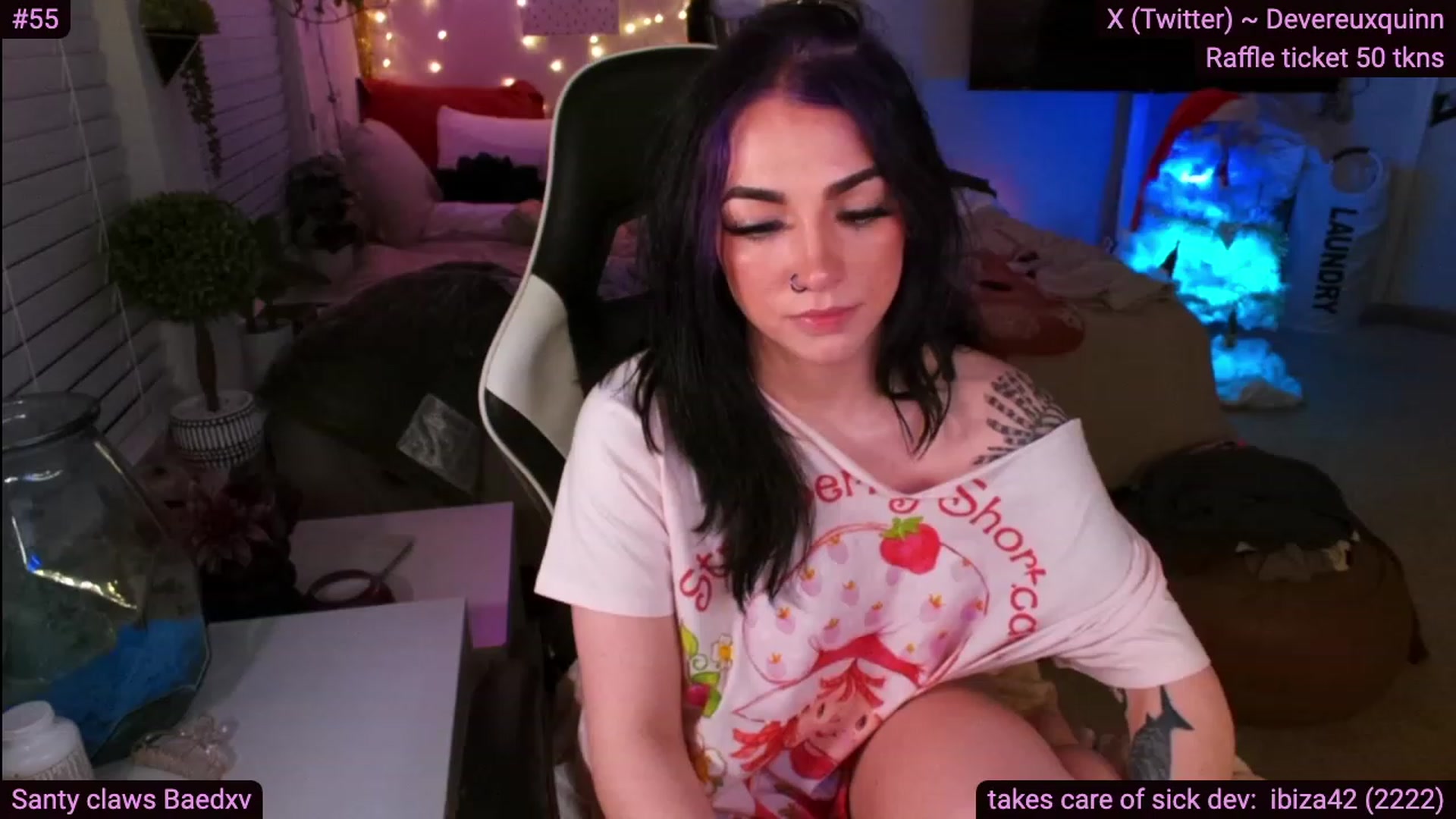 Gallery image thumbnail from Devereuxquinn's myfreecams stream on, 12/17/2023, 09:25 image 18 of 20