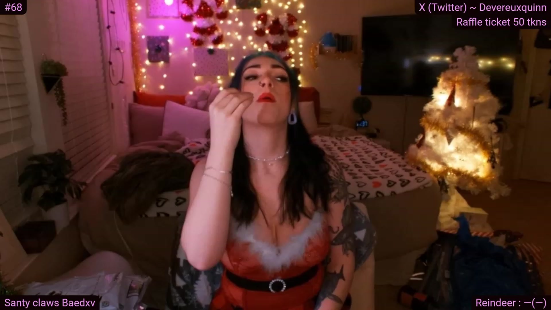 Gallery image thumbnail from Devereuxquinn's myfreecams stream on, 12/24/2023, 05:15 image 4 of 20