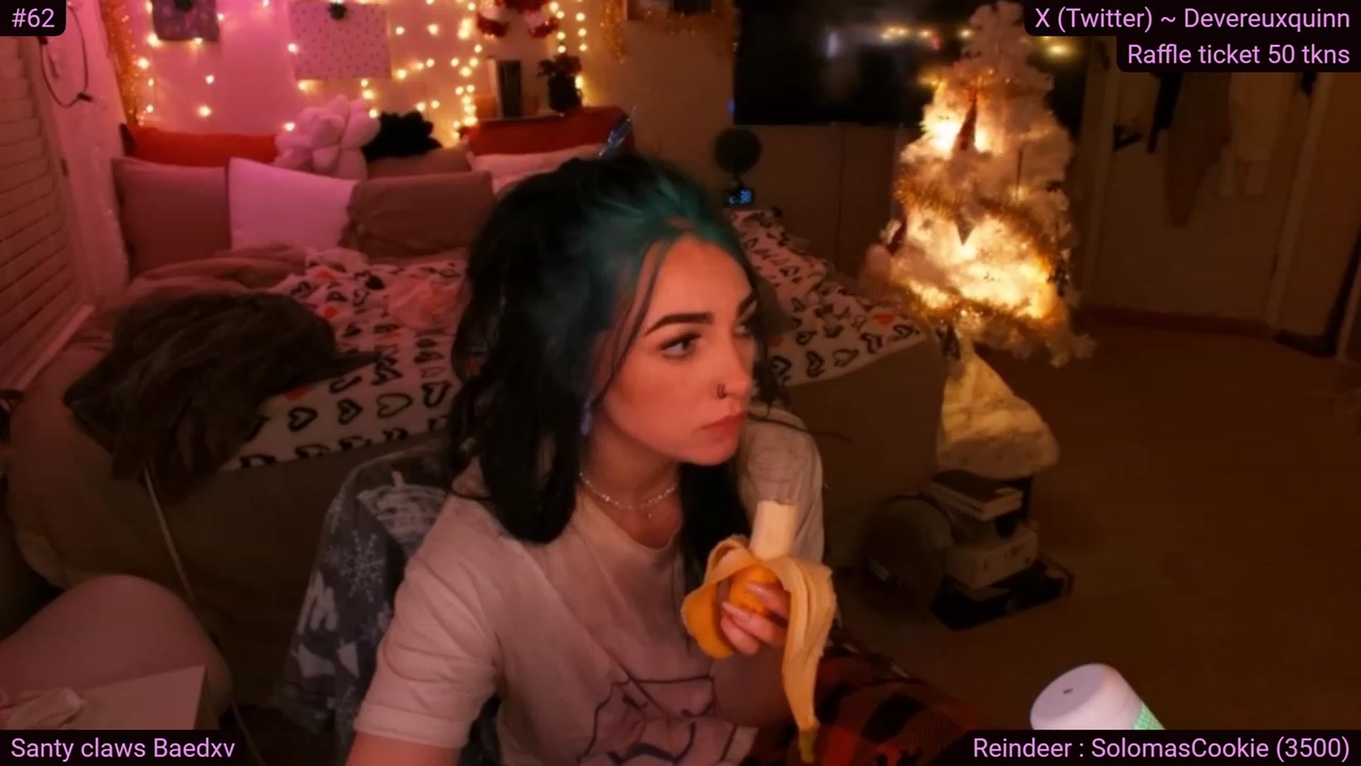 Gallery image thumbnail from Devereuxquinn's myfreecams stream on, 12/24/2023, 08:37 image 16 of 20