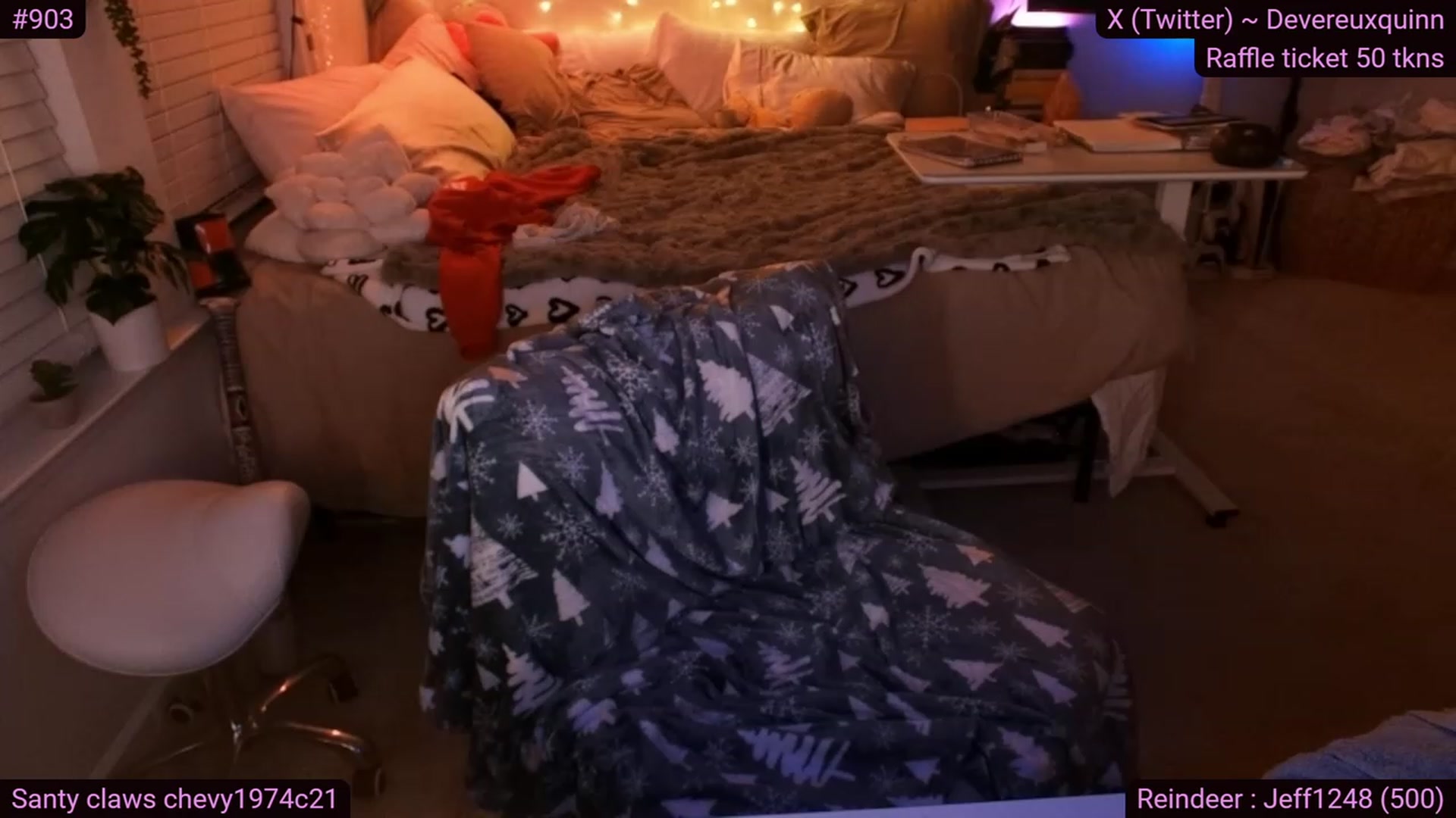 Gallery image thumbnail from Devereuxquinn's myfreecams stream on, 01/03/2024, 07:35 image 10 of 20
