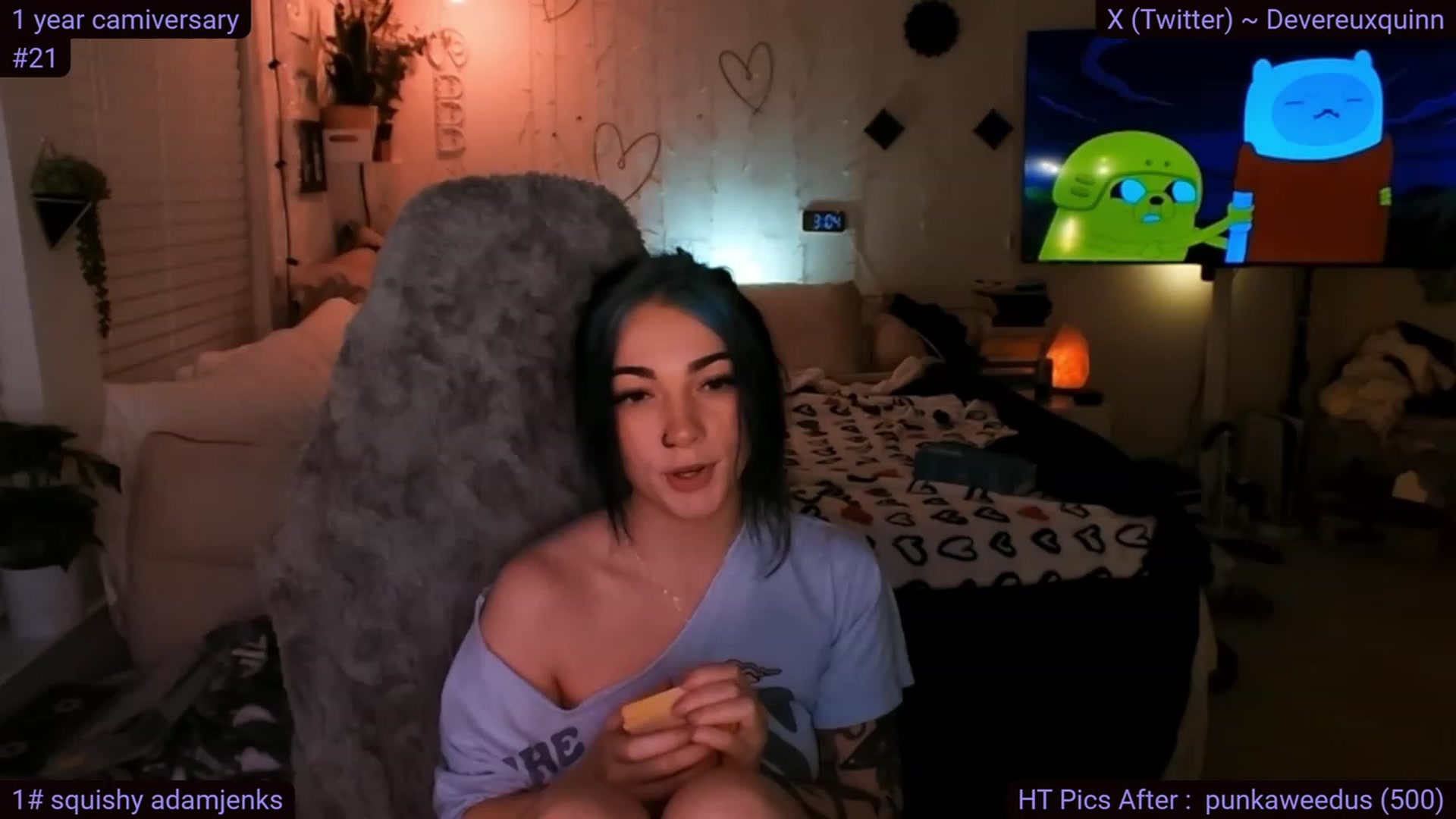 Gallery image thumbnail from Devereuxquinn's myfreecams stream on, 01/10/2024, 08:14 image 13 of 20