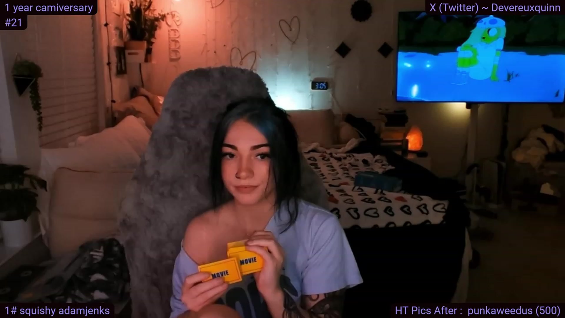 Gallery image thumbnail from Devereuxquinn's myfreecams stream on, 01/10/2024, 08:14 image 14 of 20