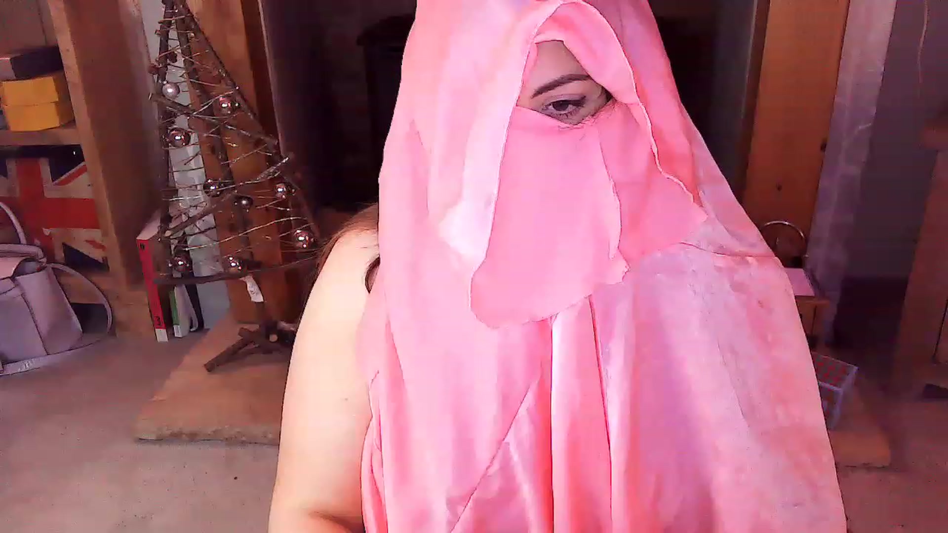 Gallery image thumbnail from DevilDoll_x's myfreecams stream on, 12/10/2022, 04:51 image 17 of 20