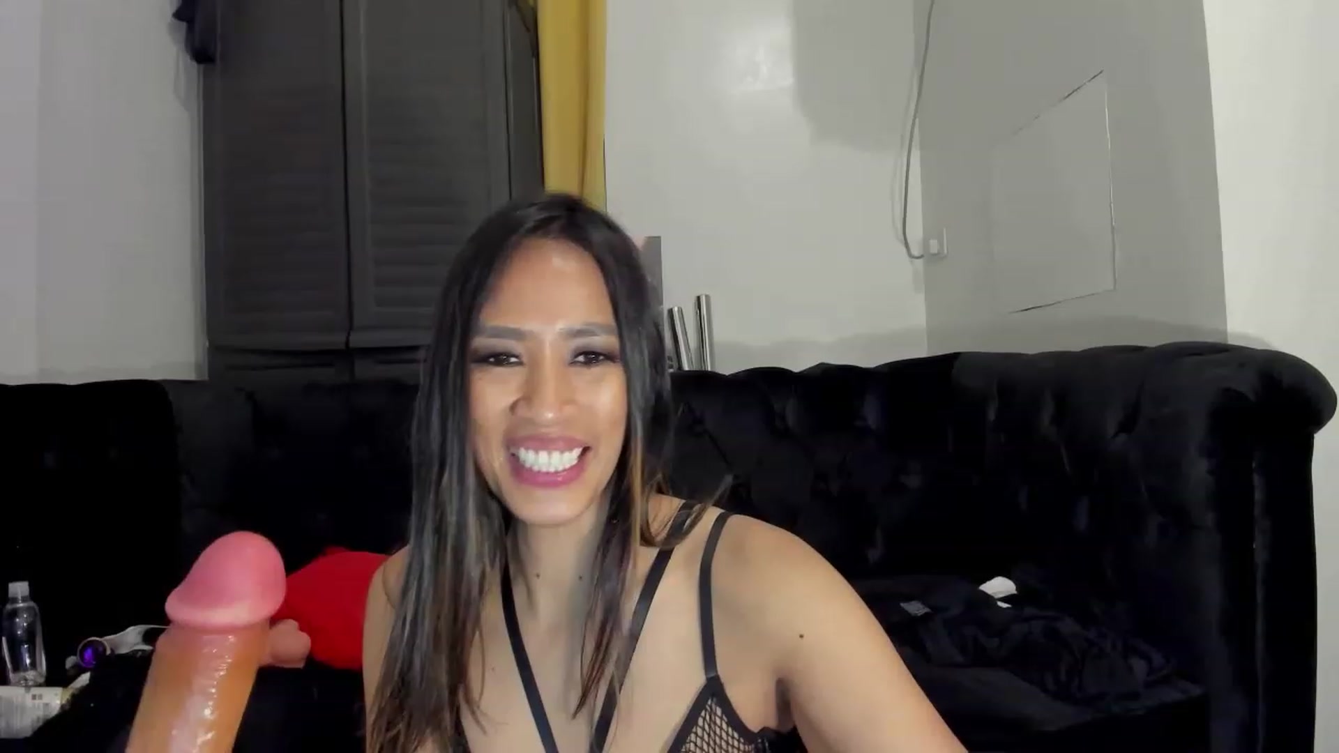 Gallery image thumbnail from DevilTeaser's myfreecams stream on, 12/11/2022, 17:09 image 13 of 20