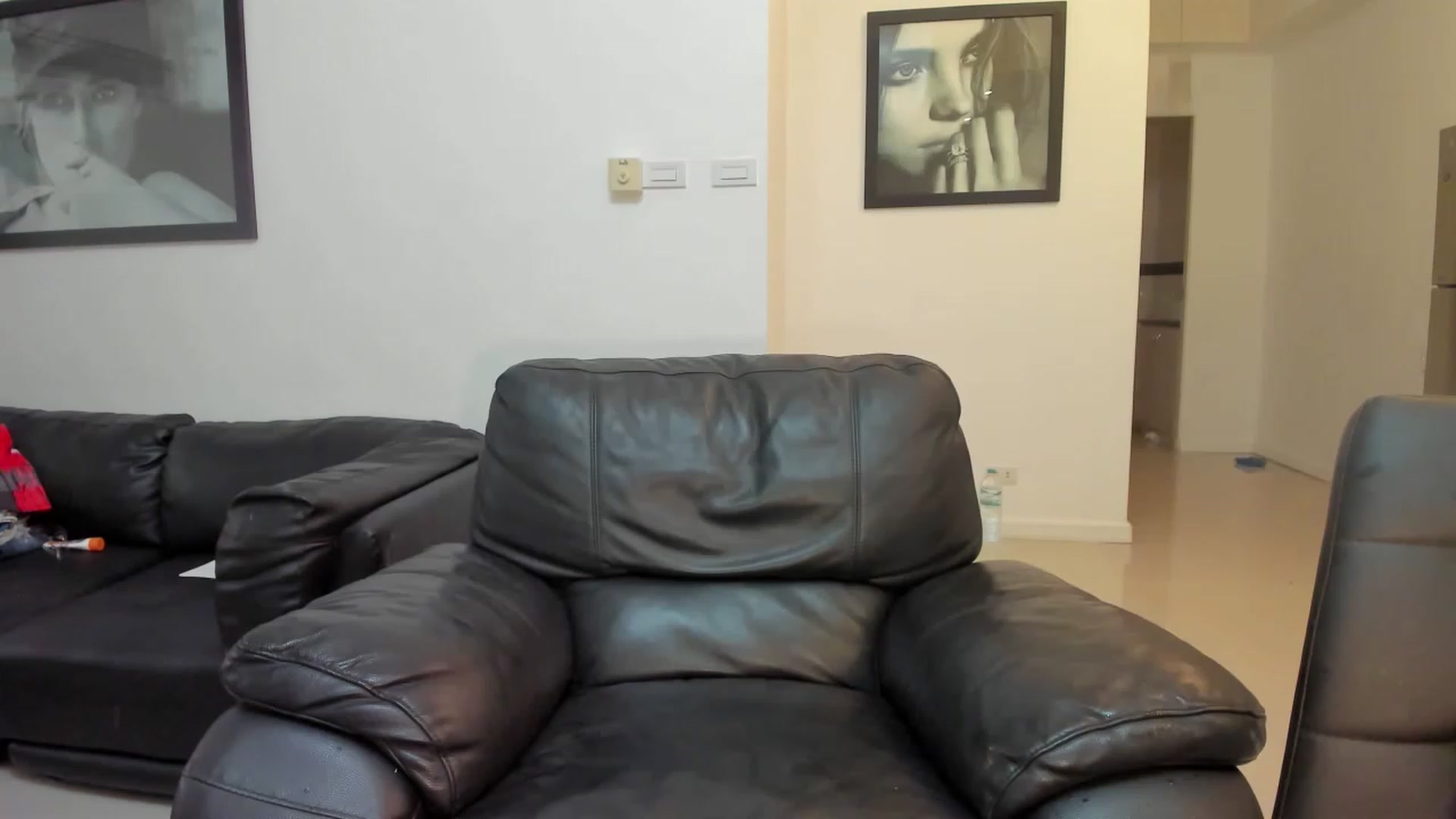 Gallery image thumbnail from DevilTeaser's myfreecams stream on, 12/20/2022, 16:59 image 18 of 20