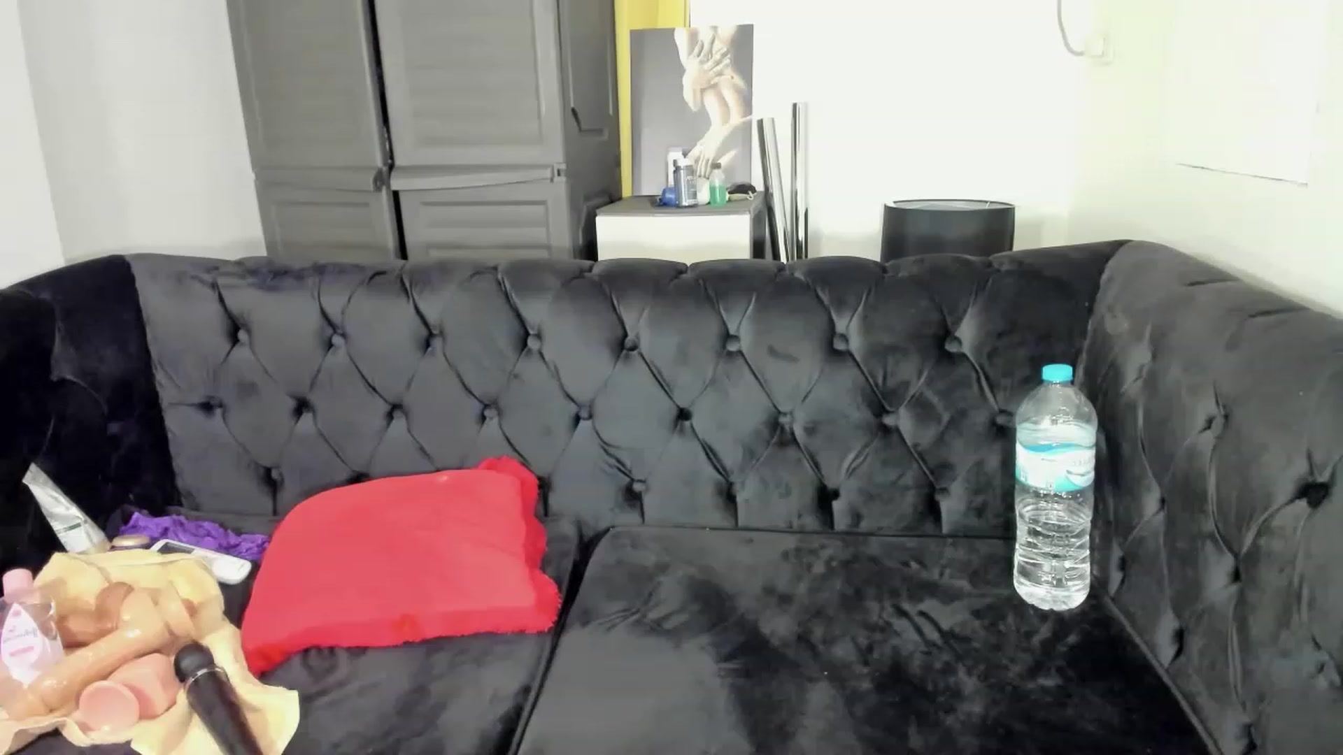 Gallery image thumbnail from DevilTeaser's myfreecams stream on, 12/27/2022, 15:42 image 1 of 20