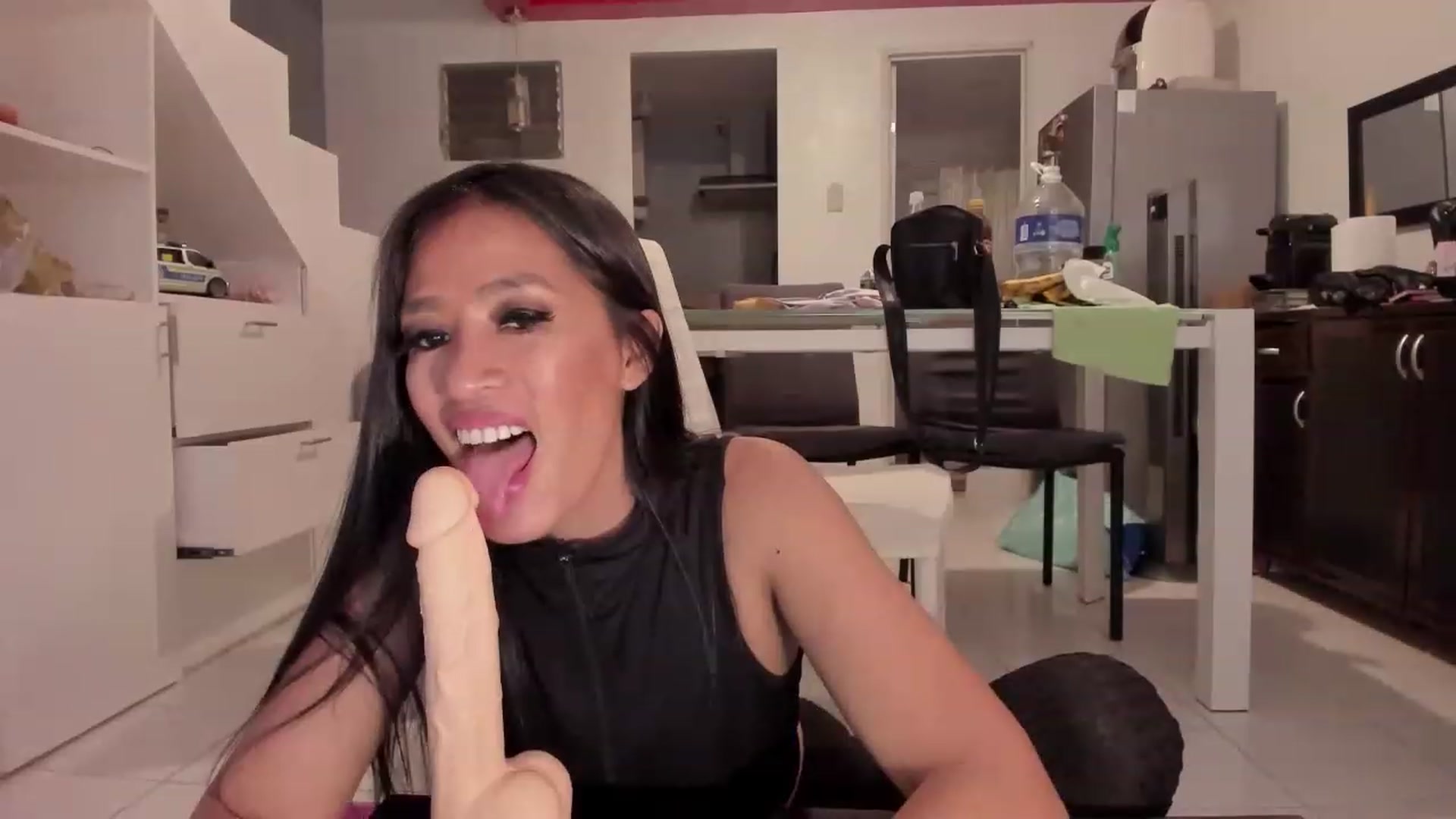 Gallery image thumbnail from DevilTeaser's myfreecams stream on, 05/02/2023, 07:48 image 14 of 20
