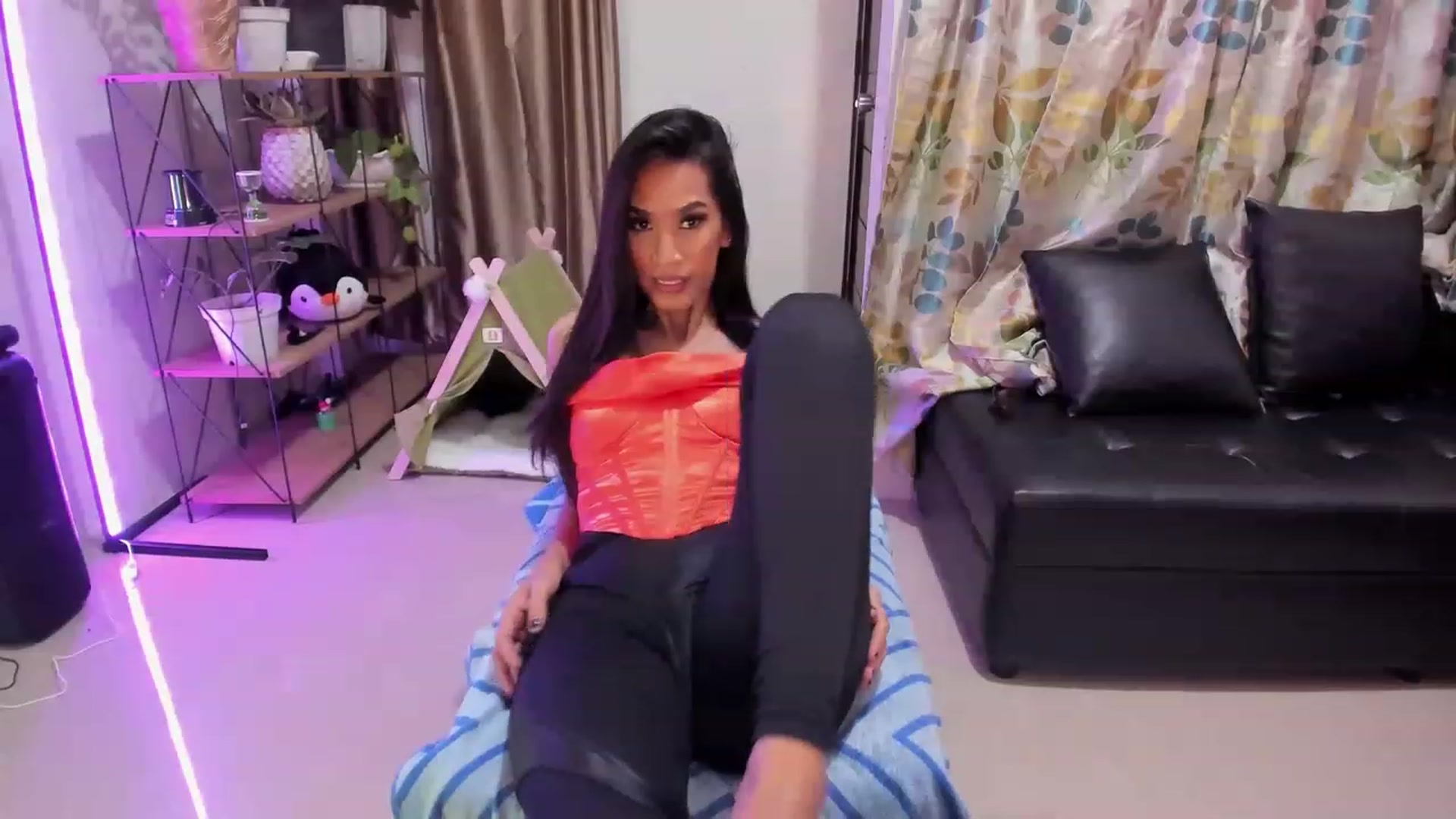 Gallery image thumbnail from DevilTeaser's myfreecams stream on, 08/13/2023, 12:54 image 20 of 20