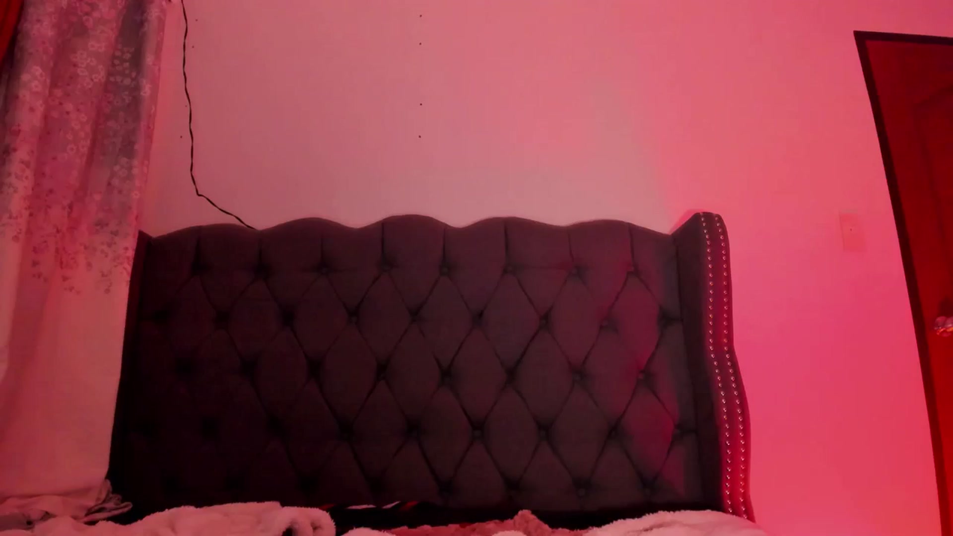 Gallery image thumbnail from DevilTeaser's myfreecams stream on, 11/26/2023, 14:16 image 2 of 20