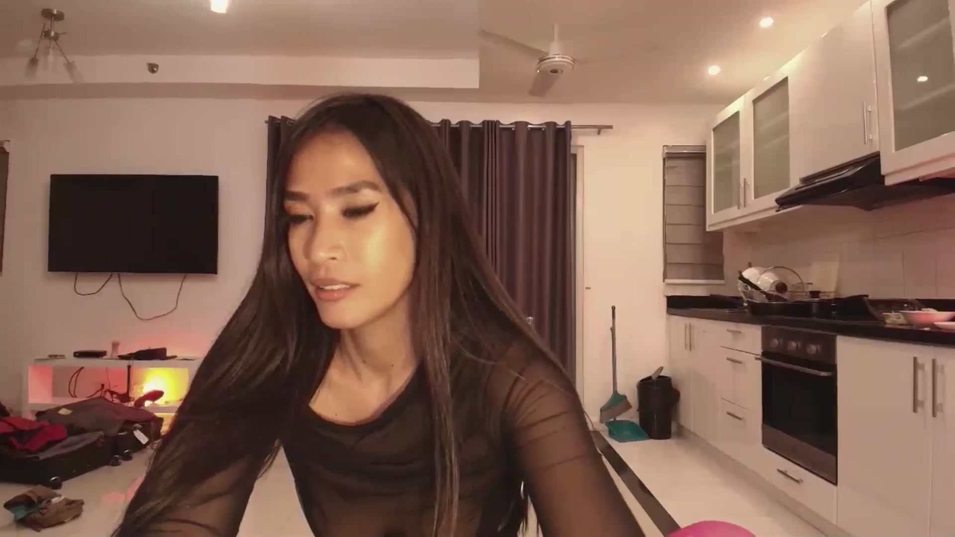 Gallery image thumbnail from DevilTeaser's myfreecams stream on, 05/22/2024, 12:43 image 18 of 20