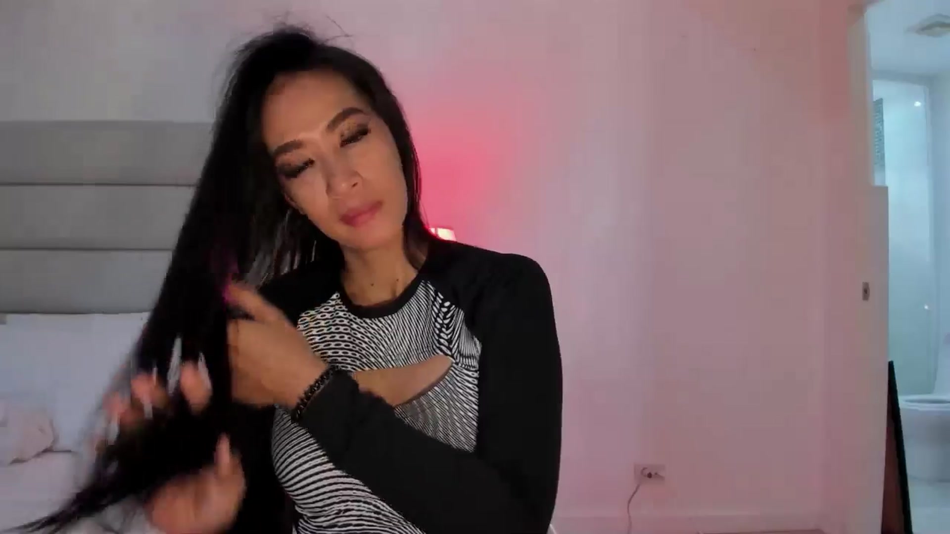 Gallery image thumbnail from DevilTeaser's myfreecams stream on, 06/15/2024, 24:10 image 14 of 20