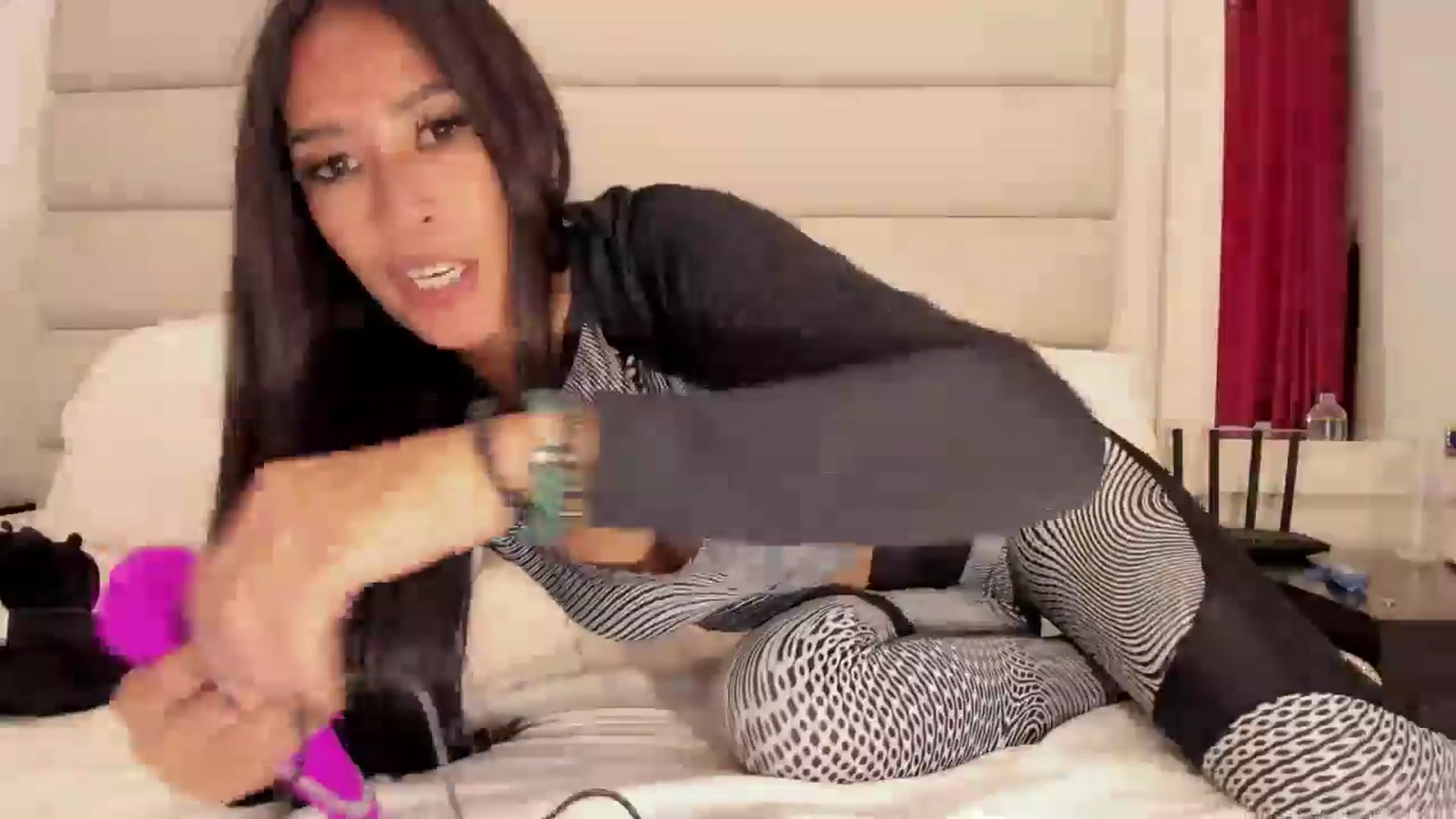 Gallery image thumbnail from DevilTeaser's myfreecams stream on, 06/22/2024, 07:13 image 19 of 20