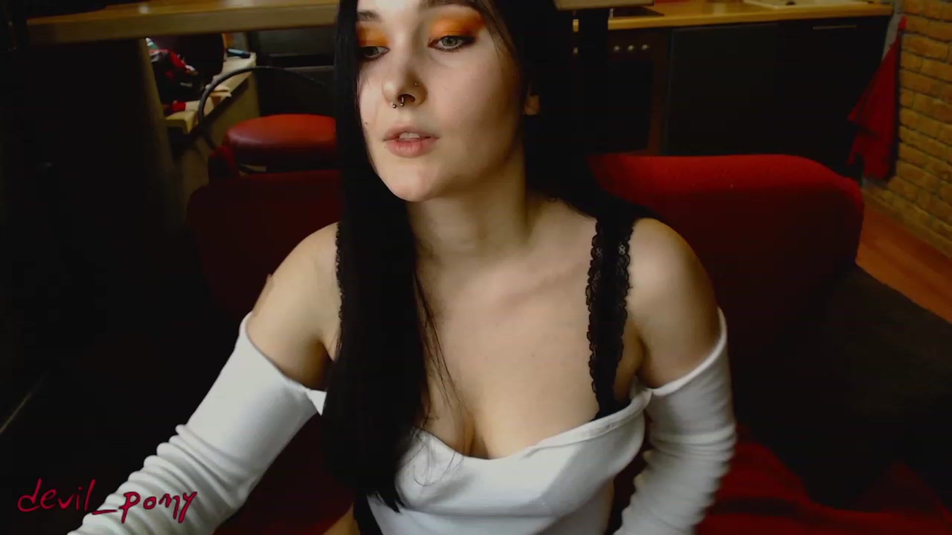 Gallery image thumbnail from Devil_pony's myfreecams stream on, 02/13/2023, 13:11 image 10 of 20