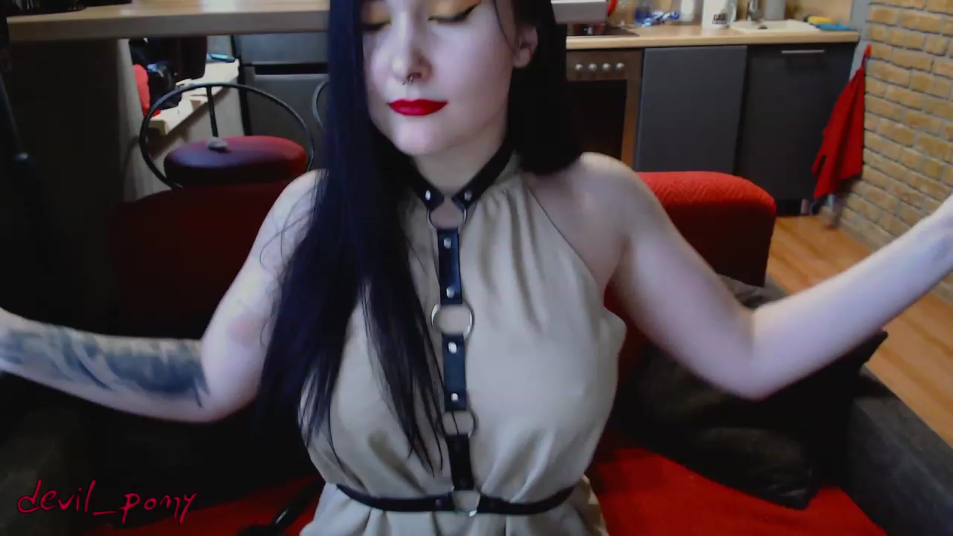 Gallery image thumbnail from Devil_pony's myfreecams stream on, 02/18/2023, 14:24 image 5 of 20