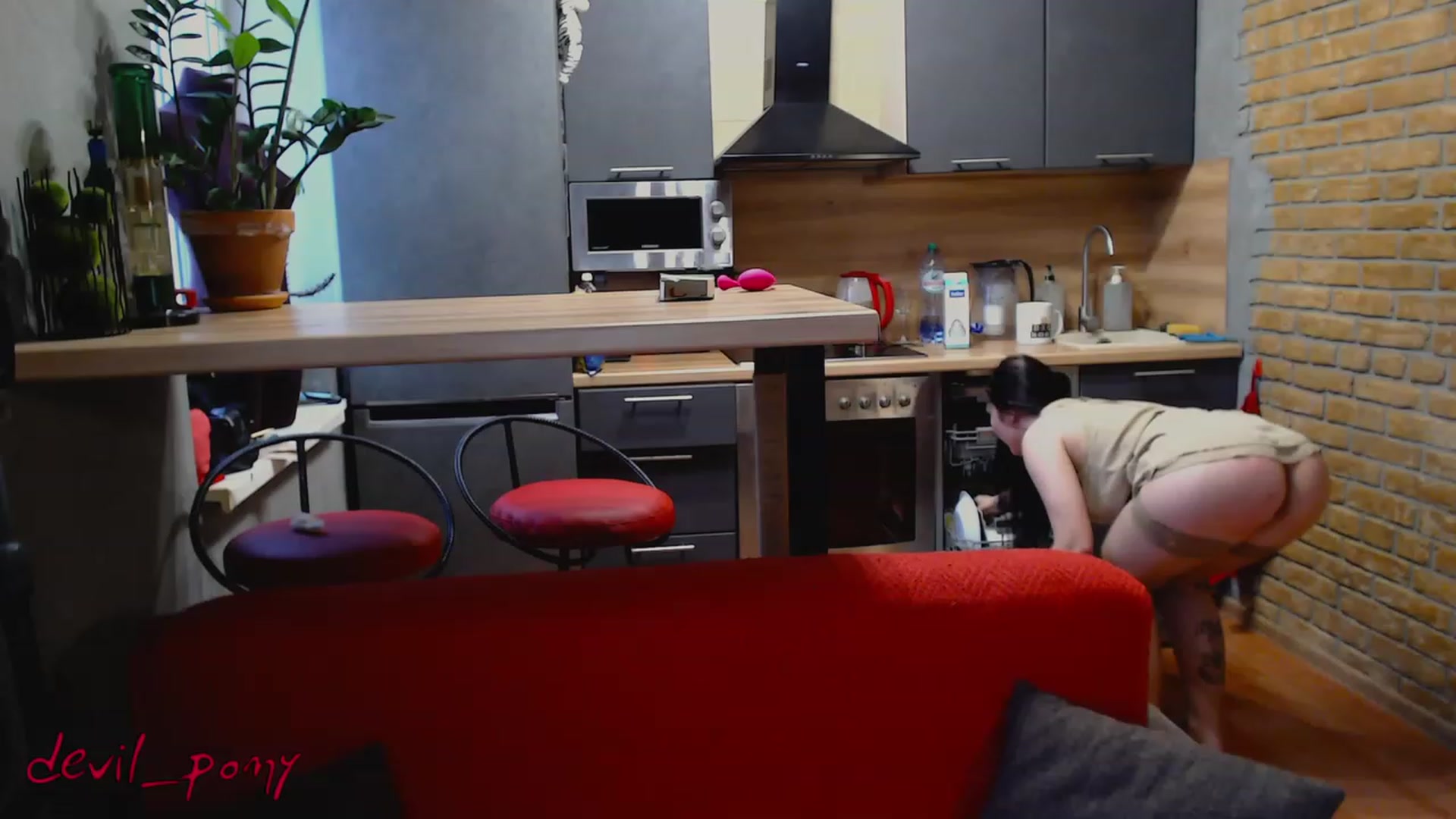 Gallery image thumbnail from Devil_pony's myfreecams stream on, 02/18/2023, 14:24 image 10 of 20