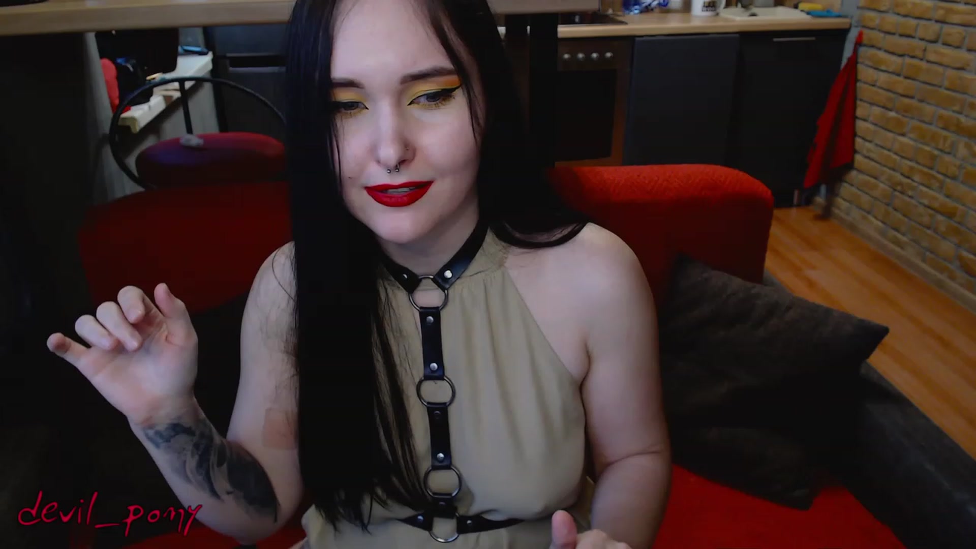 Gallery image thumbnail from Devil_pony's myfreecams stream on, 02/18/2023, 14:24 image 13 of 20