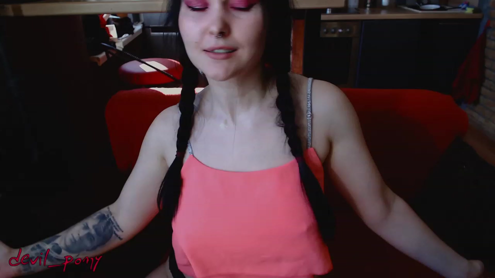 Gallery image thumbnail from Devil_pony's myfreecams stream on, 03/10/2023, 12:09 image 6 of 20