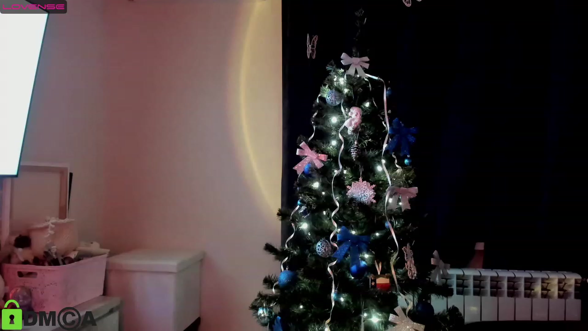 Gallery image thumbnail from DeviousGame's myfreecams stream on, 12/06/2022, 18:01 image 3 of 20