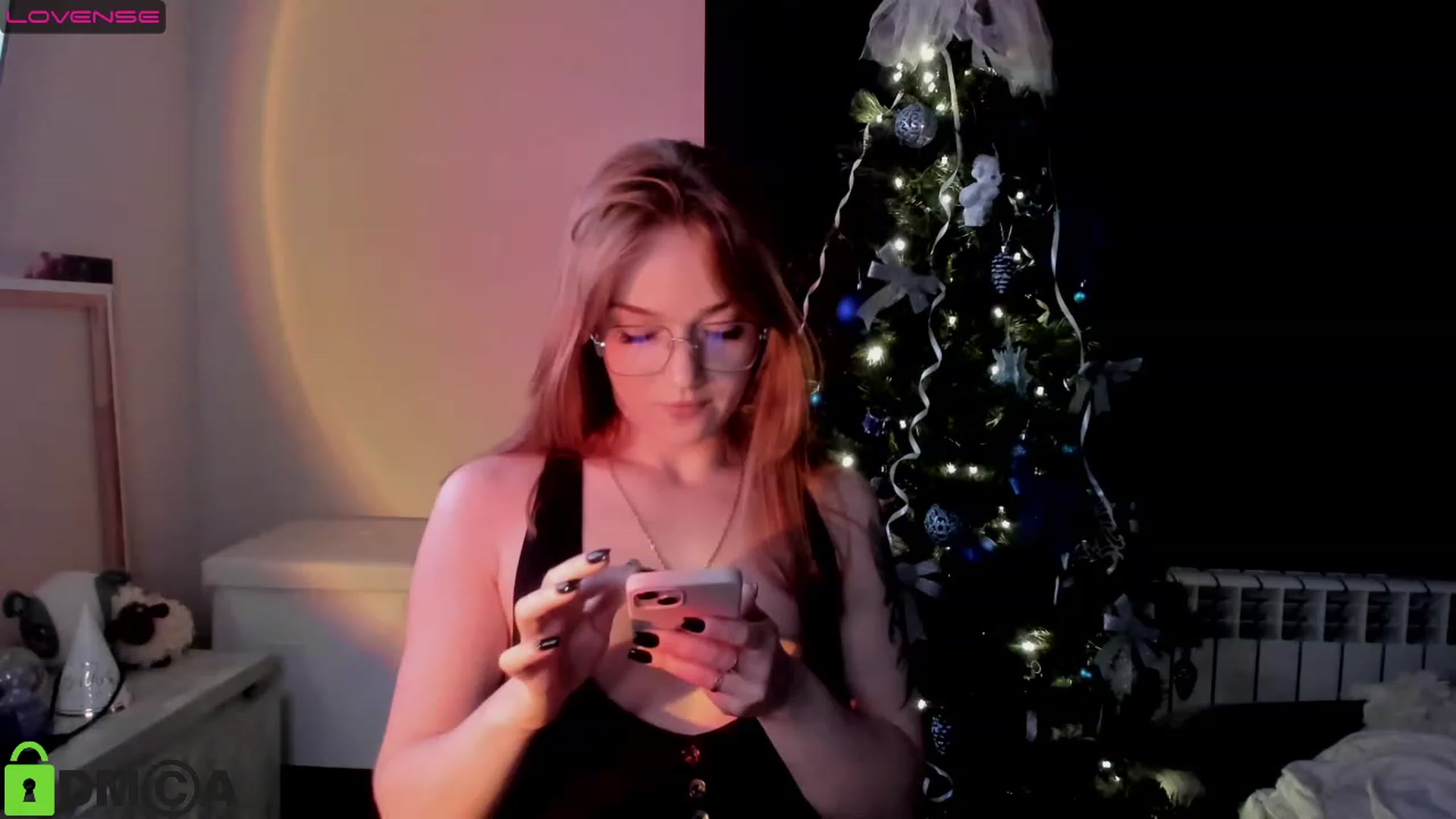 Gallery image thumbnail from DeviousGame's myfreecams stream on, 12/11/2022, 19:45 image 17 of 20