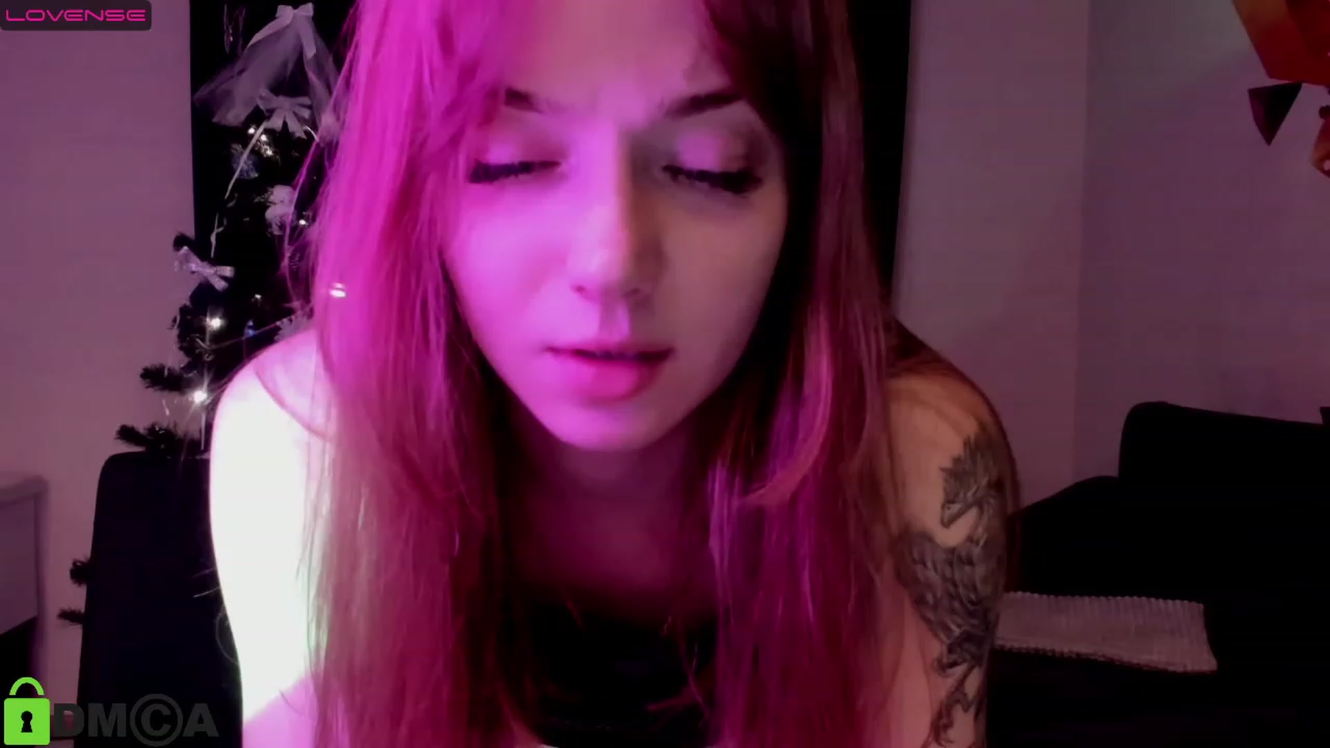 Gallery image thumbnail from DeviousGame's myfreecams stream on, 12/25/2022, 17:53 image 14 of 20
