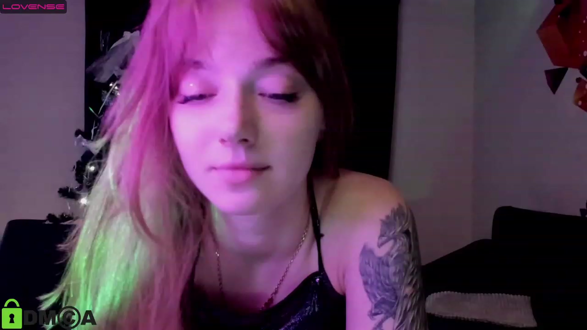 Gallery image thumbnail from DeviousGame's myfreecams stream on, 12/25/2022, 17:53 image 16 of 20