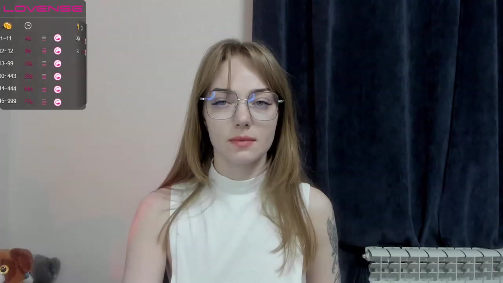 Gallery image thumbnail from DeviousGame's myfreecams stream on, 02/22/2023, 19:22 image 18 of 20
