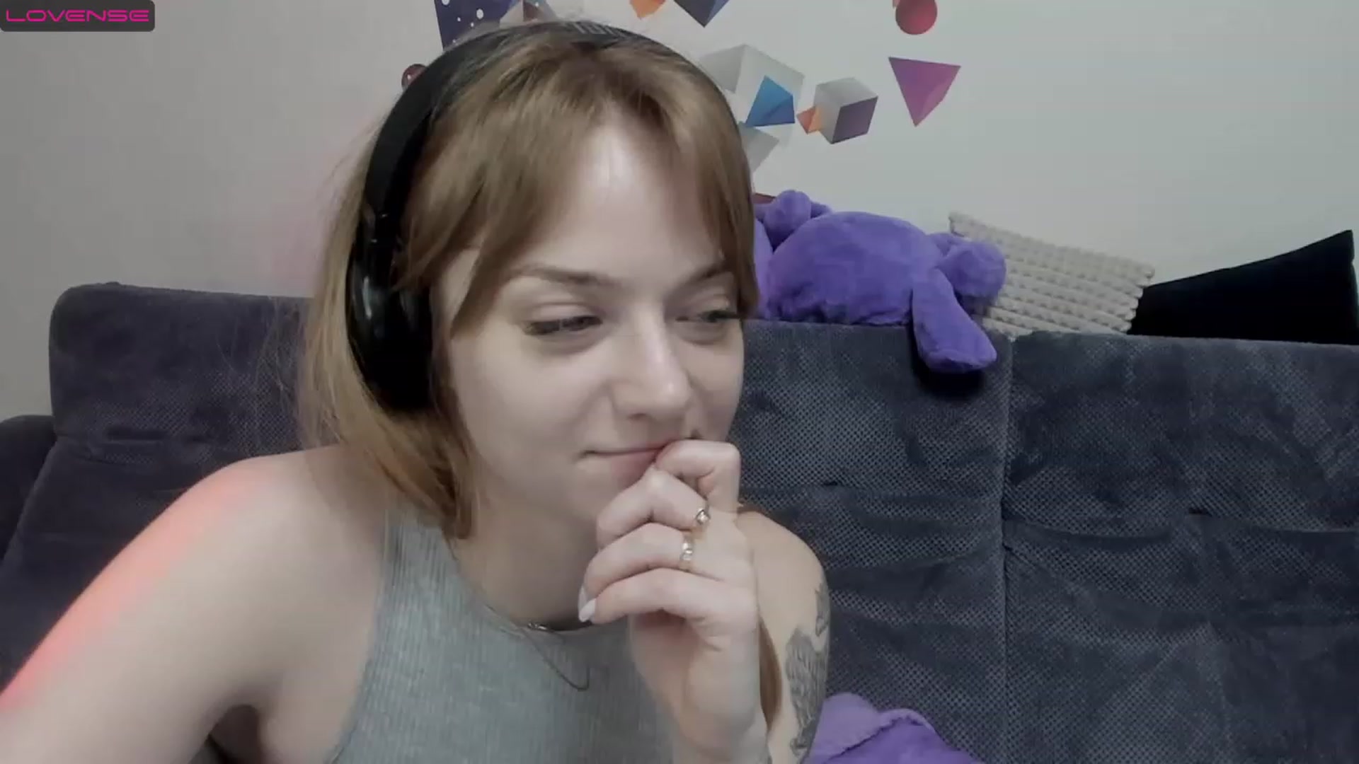 Gallery image thumbnail from DeviousGame's myfreecams stream on, 02/28/2023, 18:29 image 17 of 20