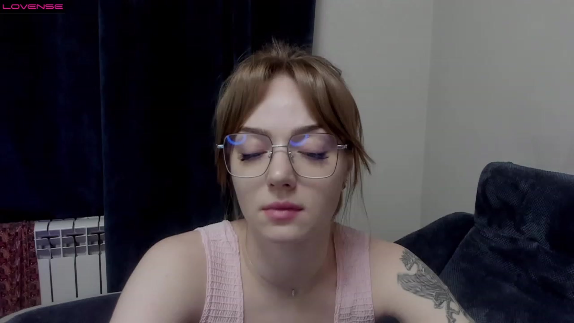 Gallery image thumbnail from DeviousGame's myfreecams stream on, 03/06/2023, 19:34 image 15 of 20