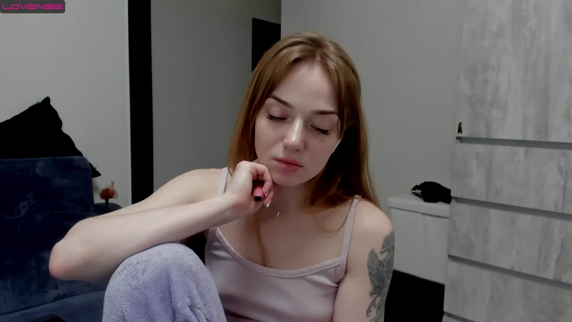 Gallery image thumbnail from DeviousGame's myfreecams stream on, 04/03/2023, 19:23 image 3 of 20