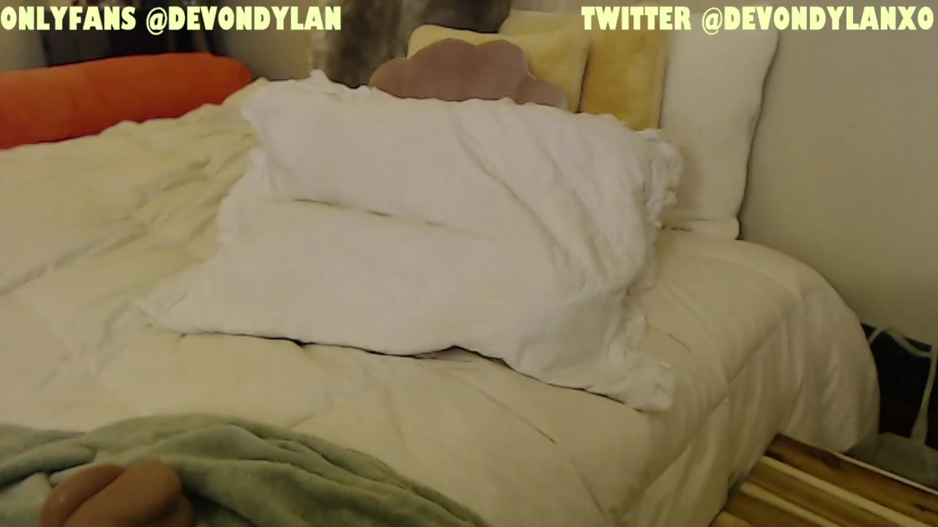 Gallery image thumbnail from DevonDylan's myfreecams stream on, 11/21/2022, 23:41 image 19 of 20