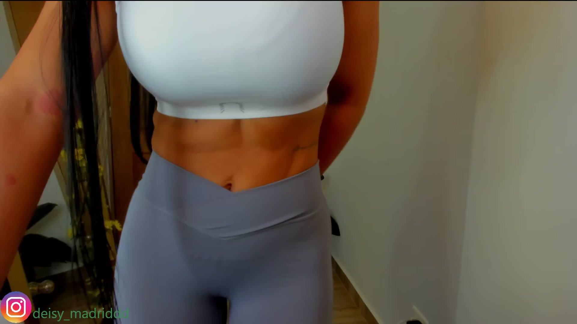 Gallery image thumbnail from Deysi_madrid's myfreecams stream on, 12/09/2025, 20:18 image 2 of 20