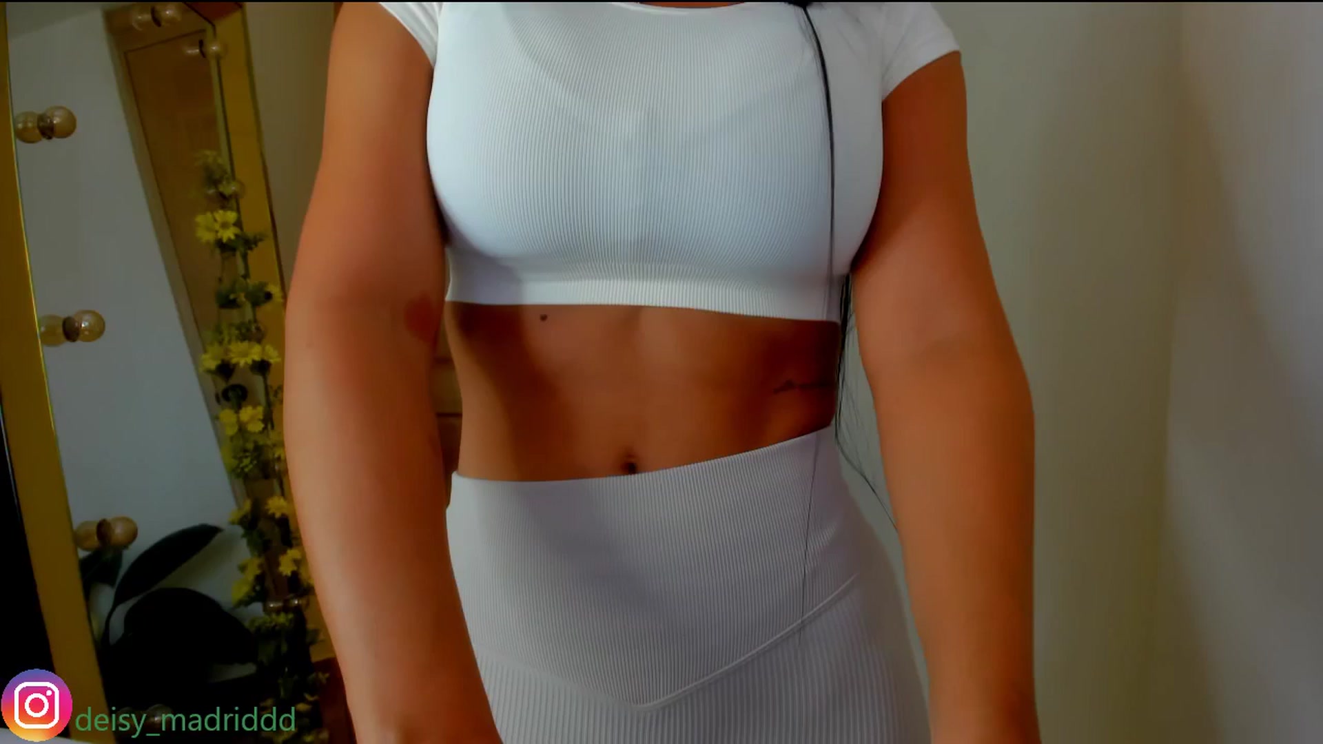Gallery image thumbnail from Deysi_madrid's myfreecams stream on, 12/23/2025, 19:37 image 13 of 20