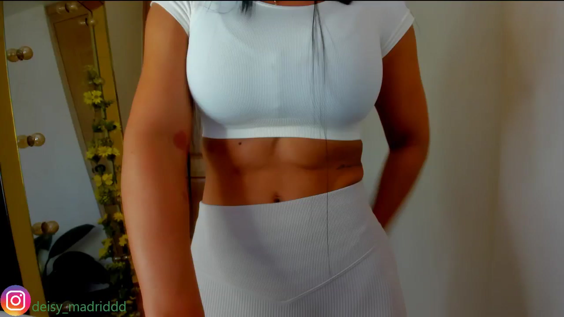 Gallery image thumbnail from Deysi_madrid's myfreecams stream on, 12/23/2025, 19:37 image 12 of 20