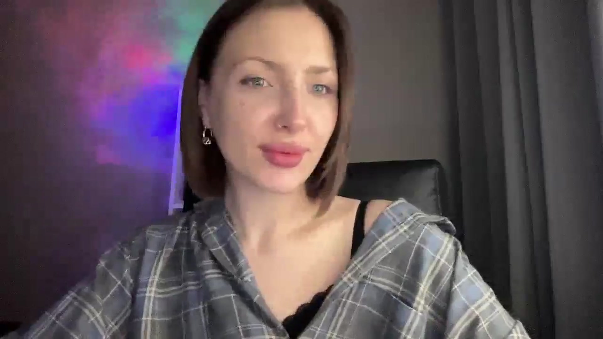 Gallery image thumbnail from Di_Pearl's myfreecams stream on, 12/05/2025, 23:56 image 15 of 20