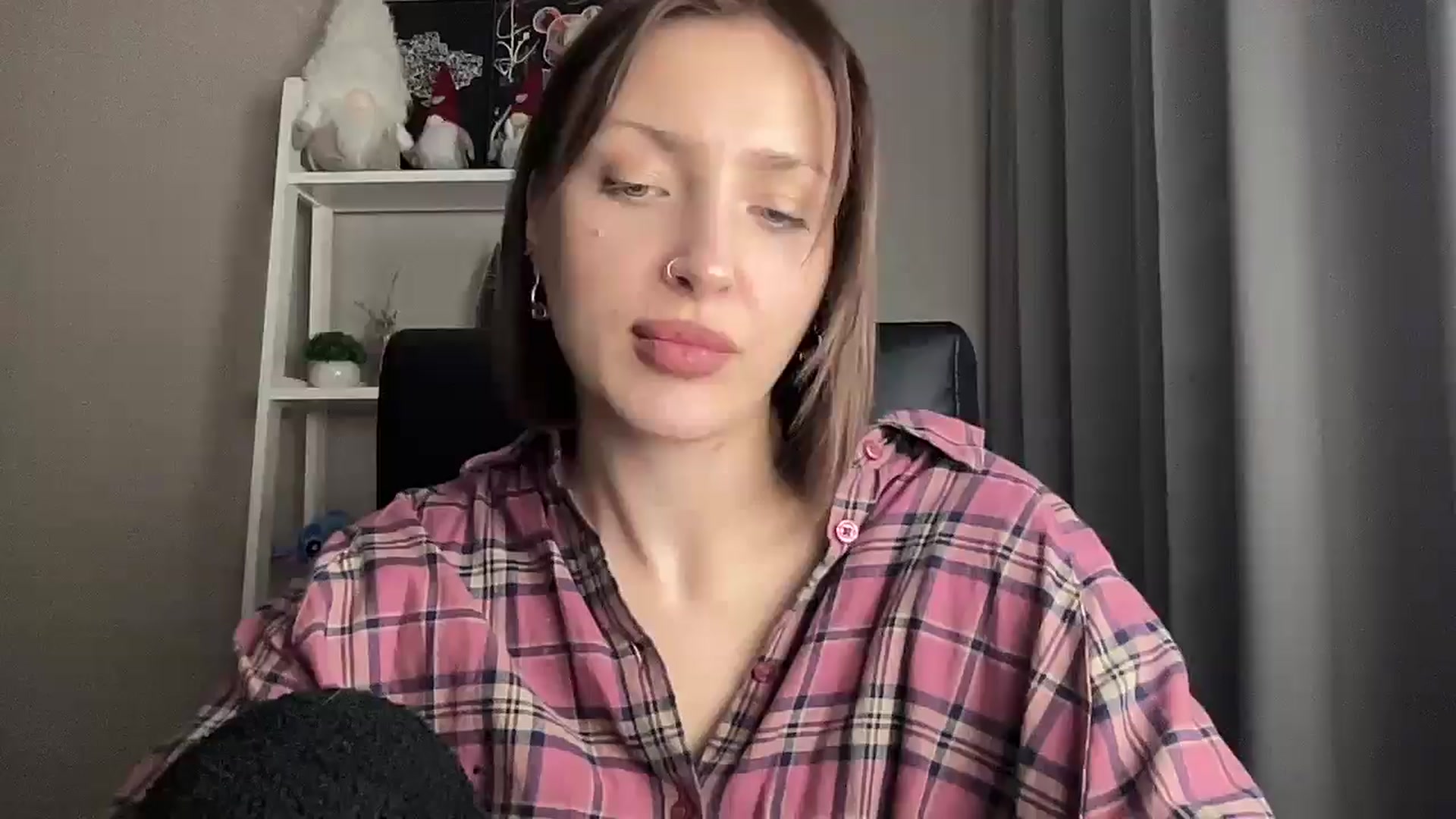 Gallery image thumbnail from Di_Pearl's myfreecams stream on, 12/06/2025, 23:14 image 18 of 20