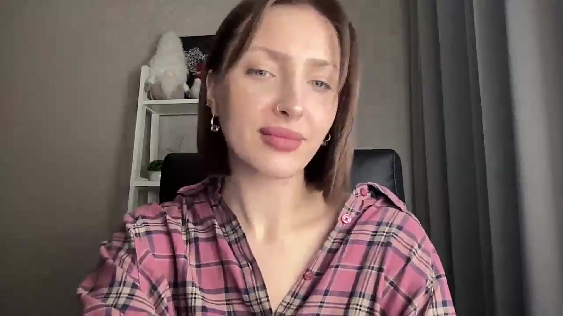 Gallery image thumbnail from Di_Pearl's myfreecams stream on, 12/06/2025, 23:14 image 12 of 20
