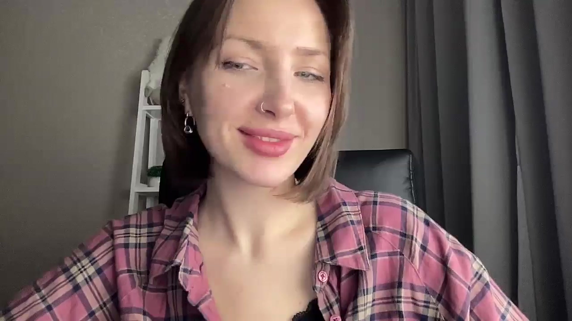 Gallery image thumbnail from Di_Pearl's myfreecams stream on, 12/08/2025, 22:05 image 15 of 20