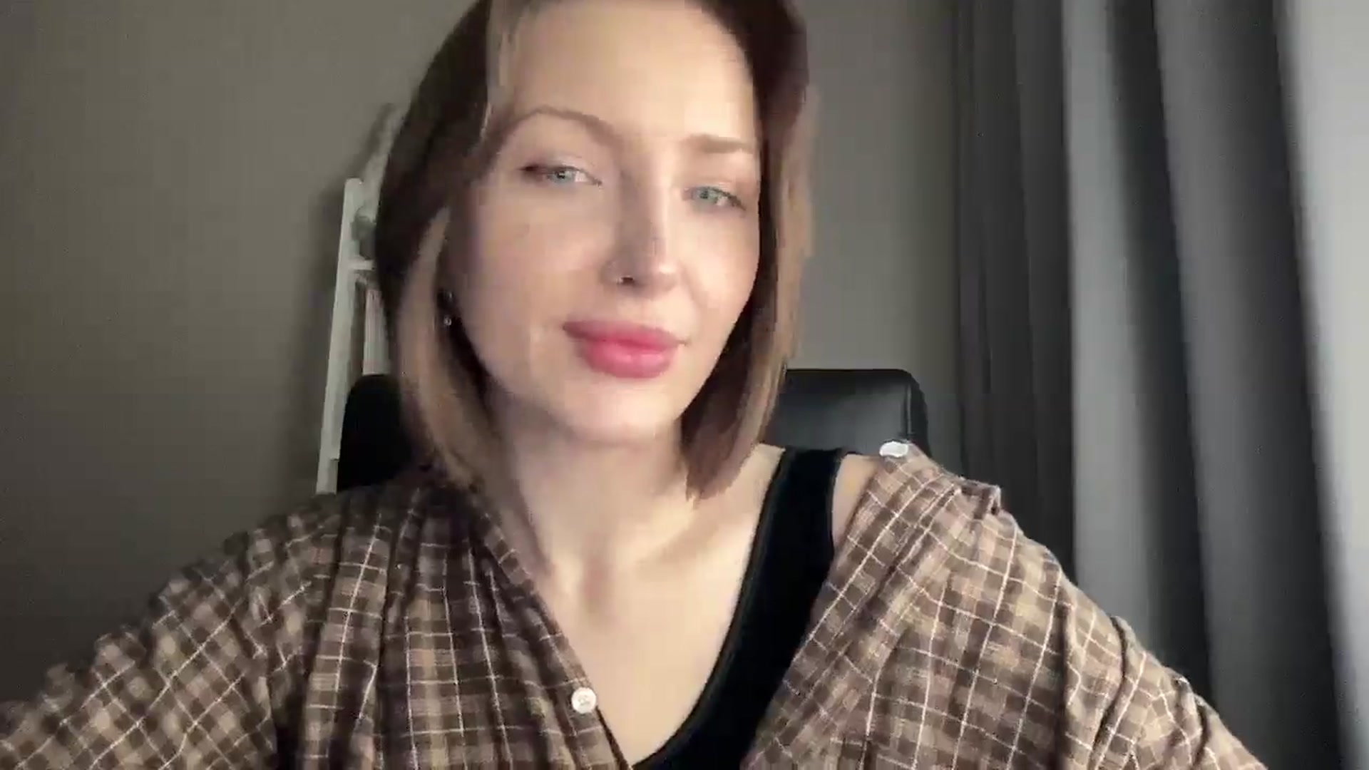 Gallery image thumbnail from Di_Pearl's myfreecams stream on, 12/10/2025, 16:02 image 14 of 20