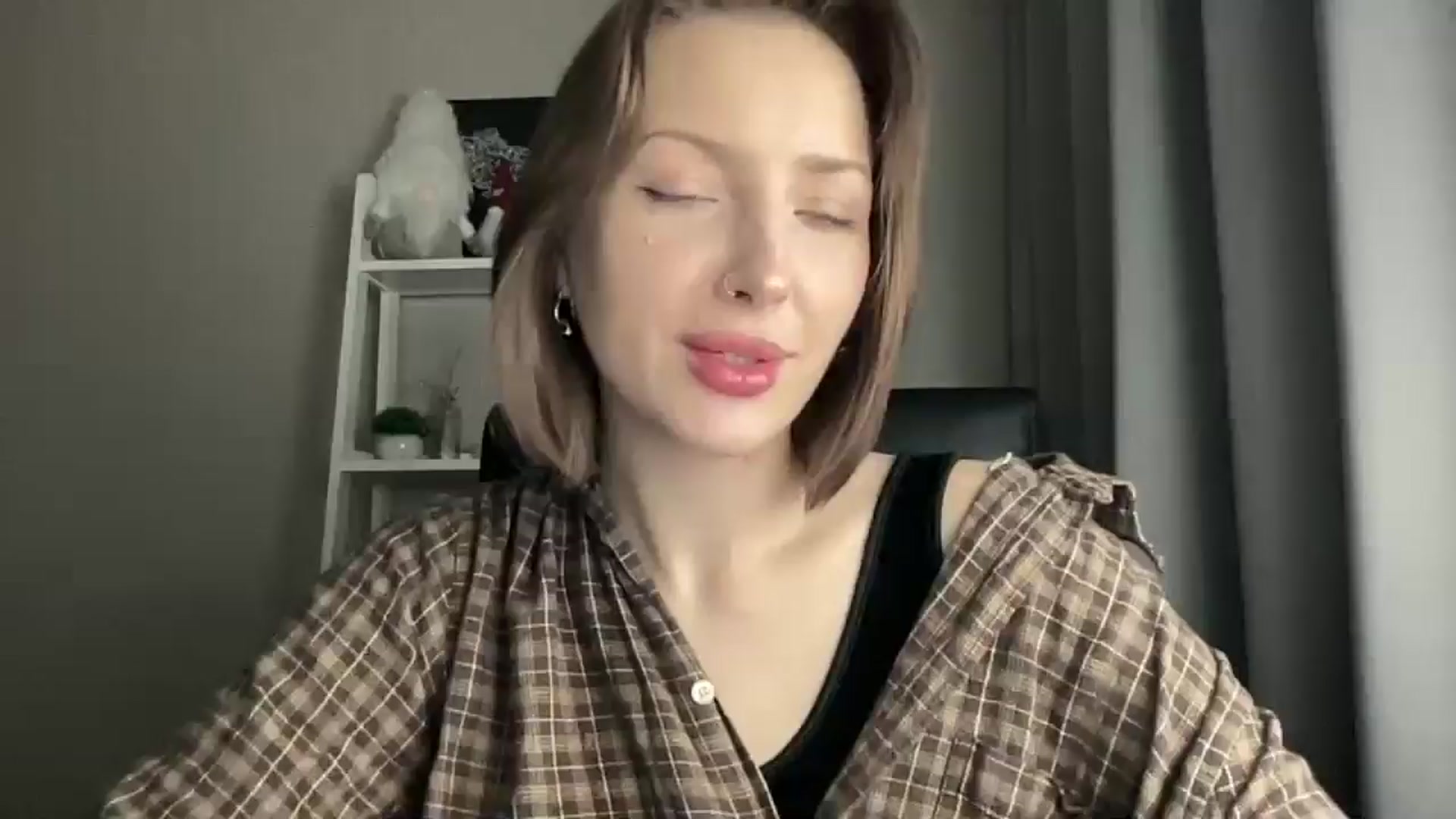 Gallery image thumbnail from Di_Pearl's myfreecams stream on, 12/10/2025, 16:02 image 5 of 20
