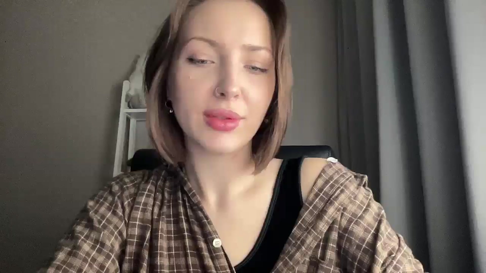 Gallery image thumbnail from Di_Pearl's myfreecams stream on, 12/10/2025, 16:02 image 13 of 20
